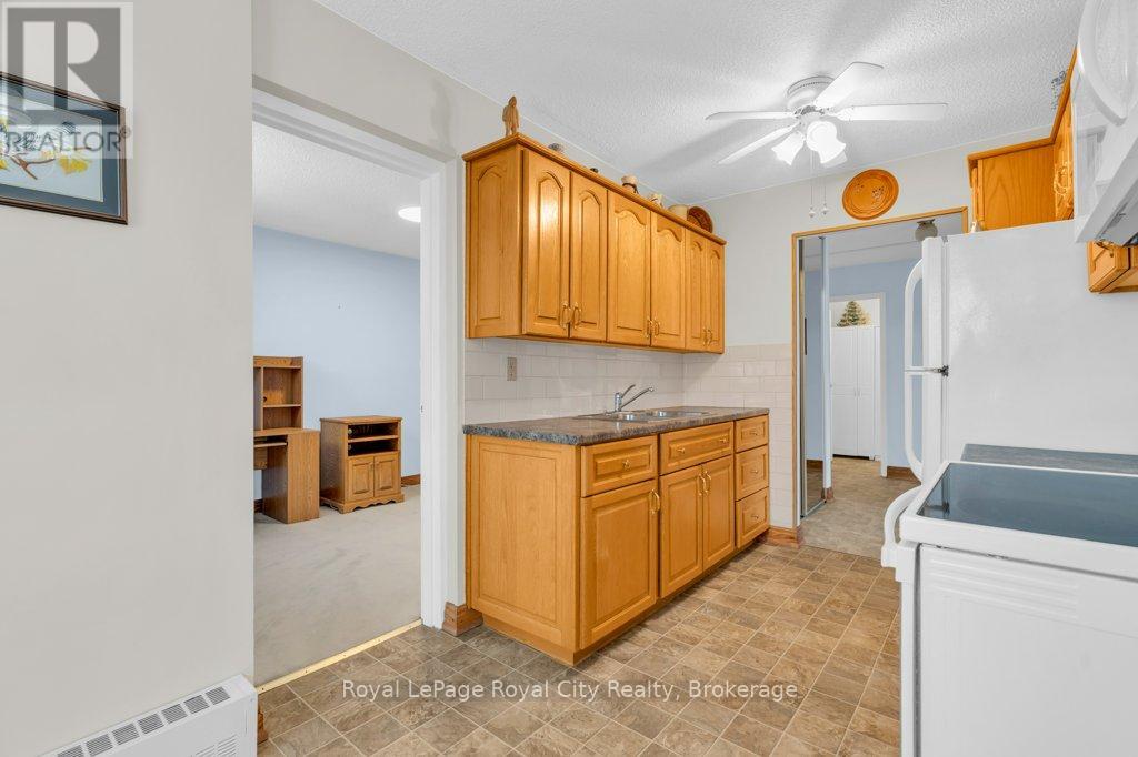 614 - 19 Woodlawn Road E Property Photo 13