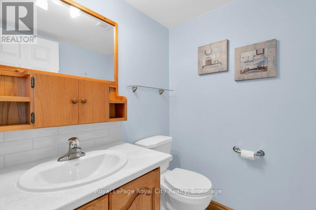 614 - 19 Woodlawn Road E Property Photo 15