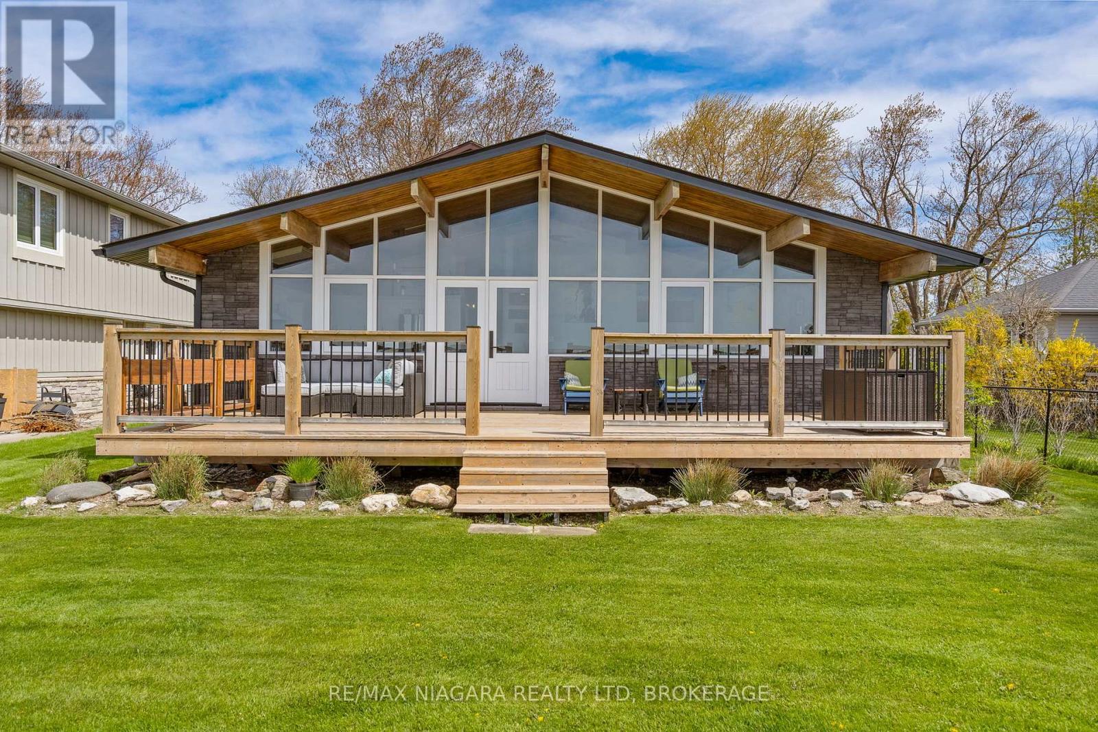 10825 Lakeshore Road W Photo de la propriété 1