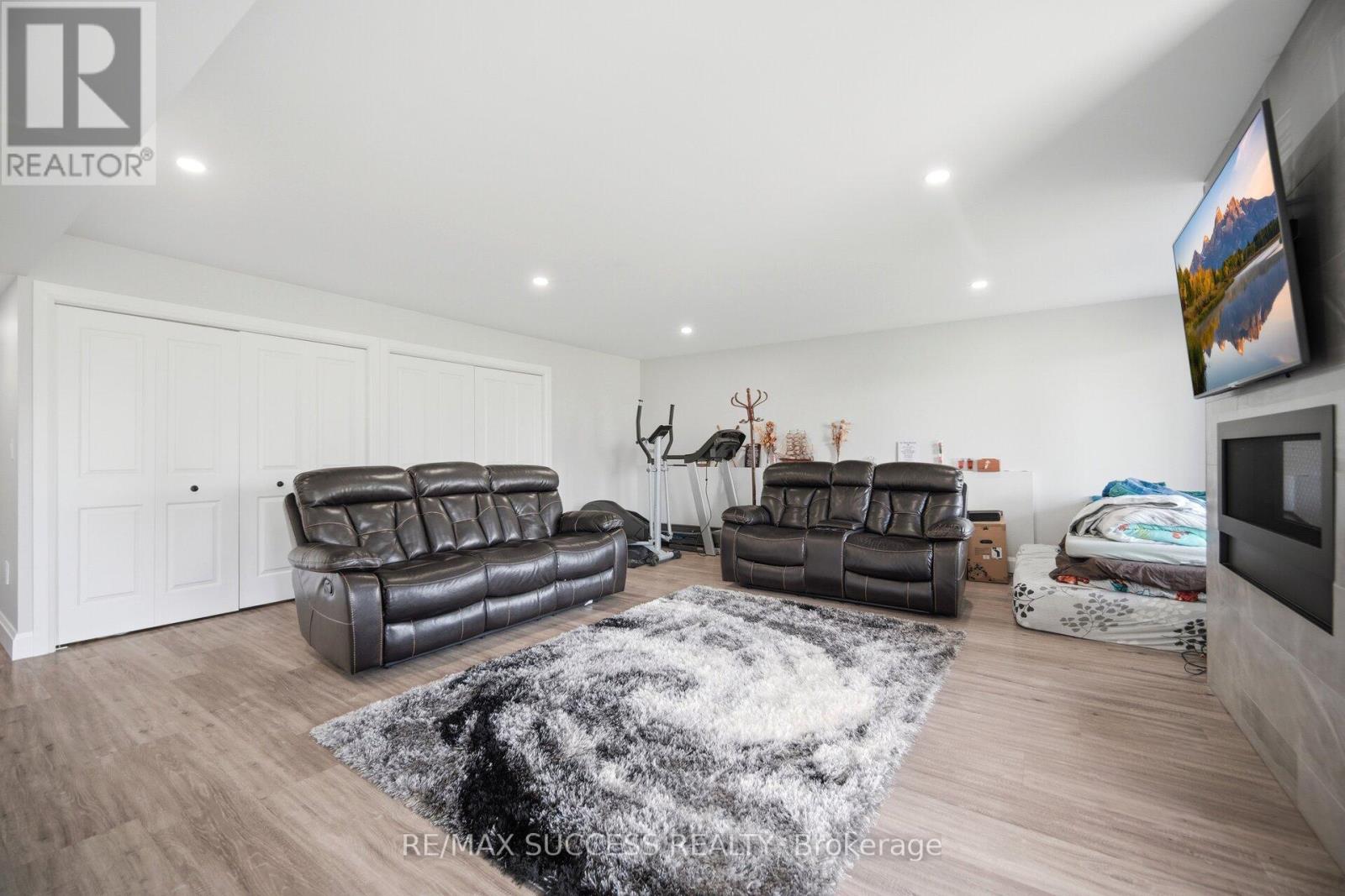 128 St. Michael's Street Property Photo 33