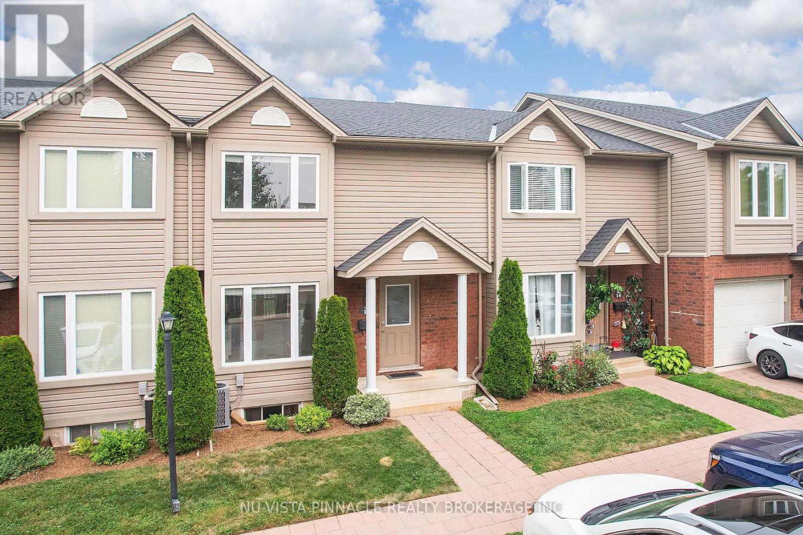 18 - 780 Fanshawe Park Road E Property Photo 2