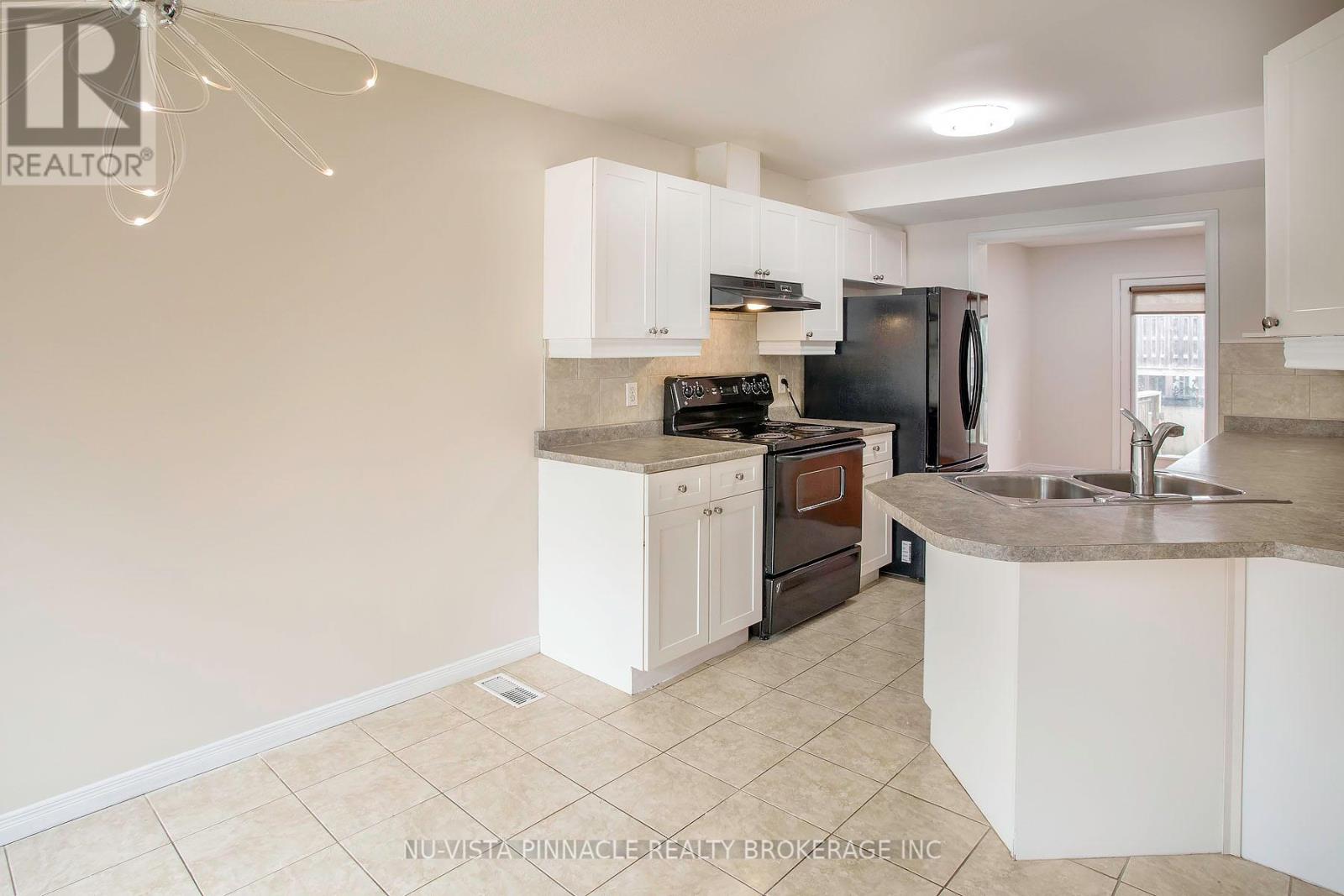 18 - 780 Fanshawe Park Road E Property Photo 8
