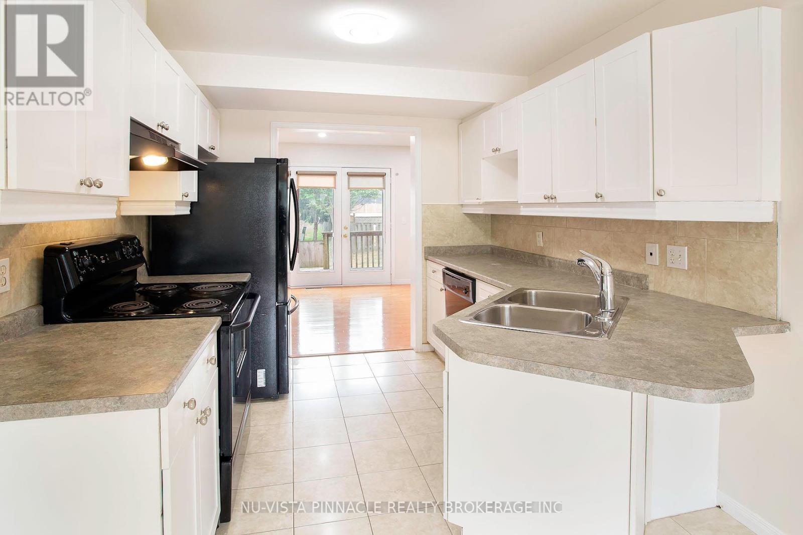 18 - 780 Fanshawe Park Road E Property Photo 10