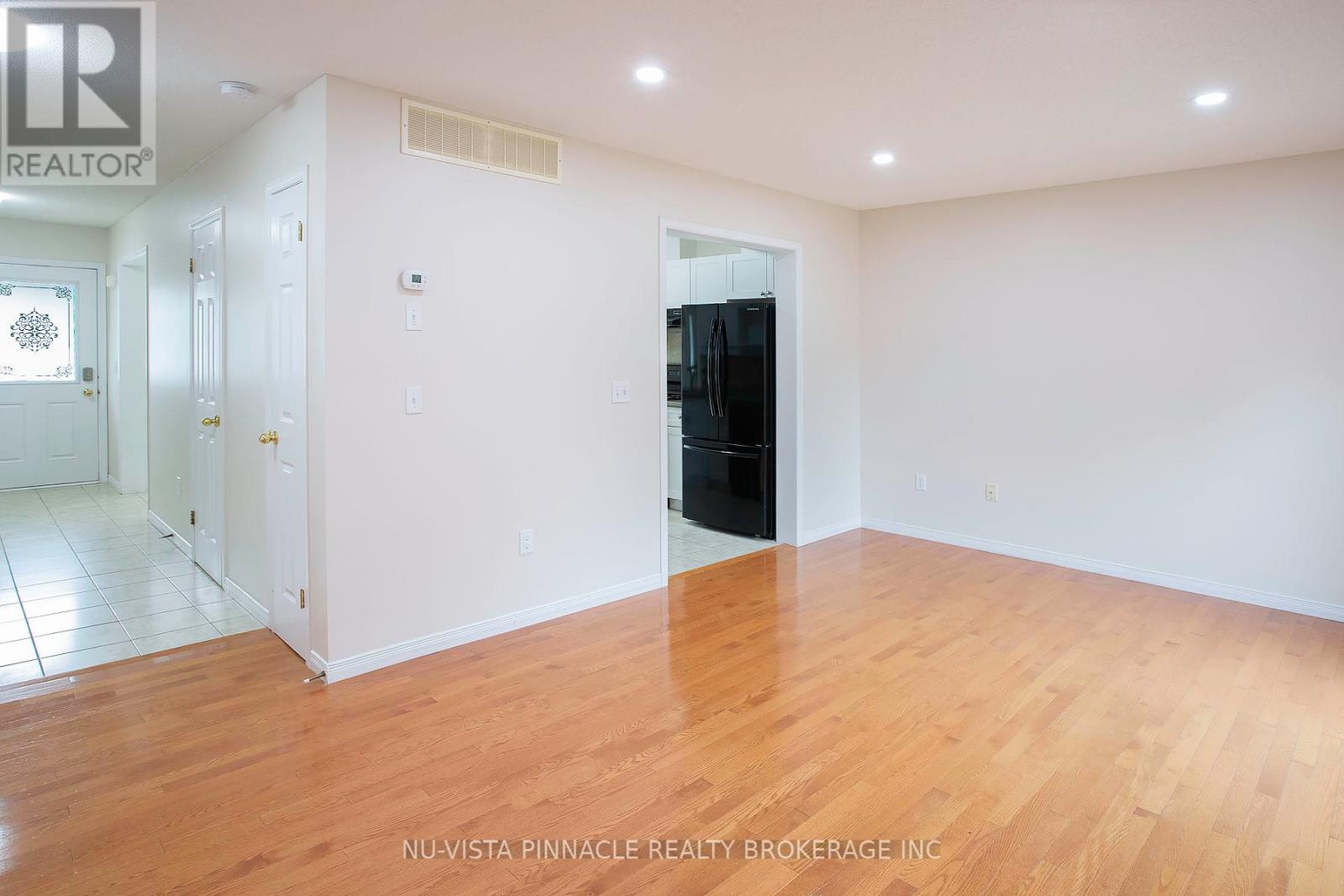 18 - 780 Fanshawe Park Road E Property Photo 14
