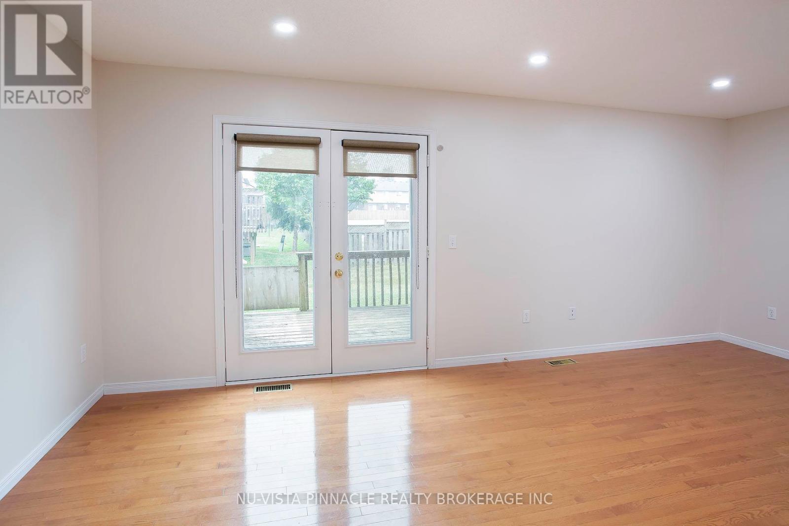 18 - 780 Fanshawe Park Road E Property Photo 15