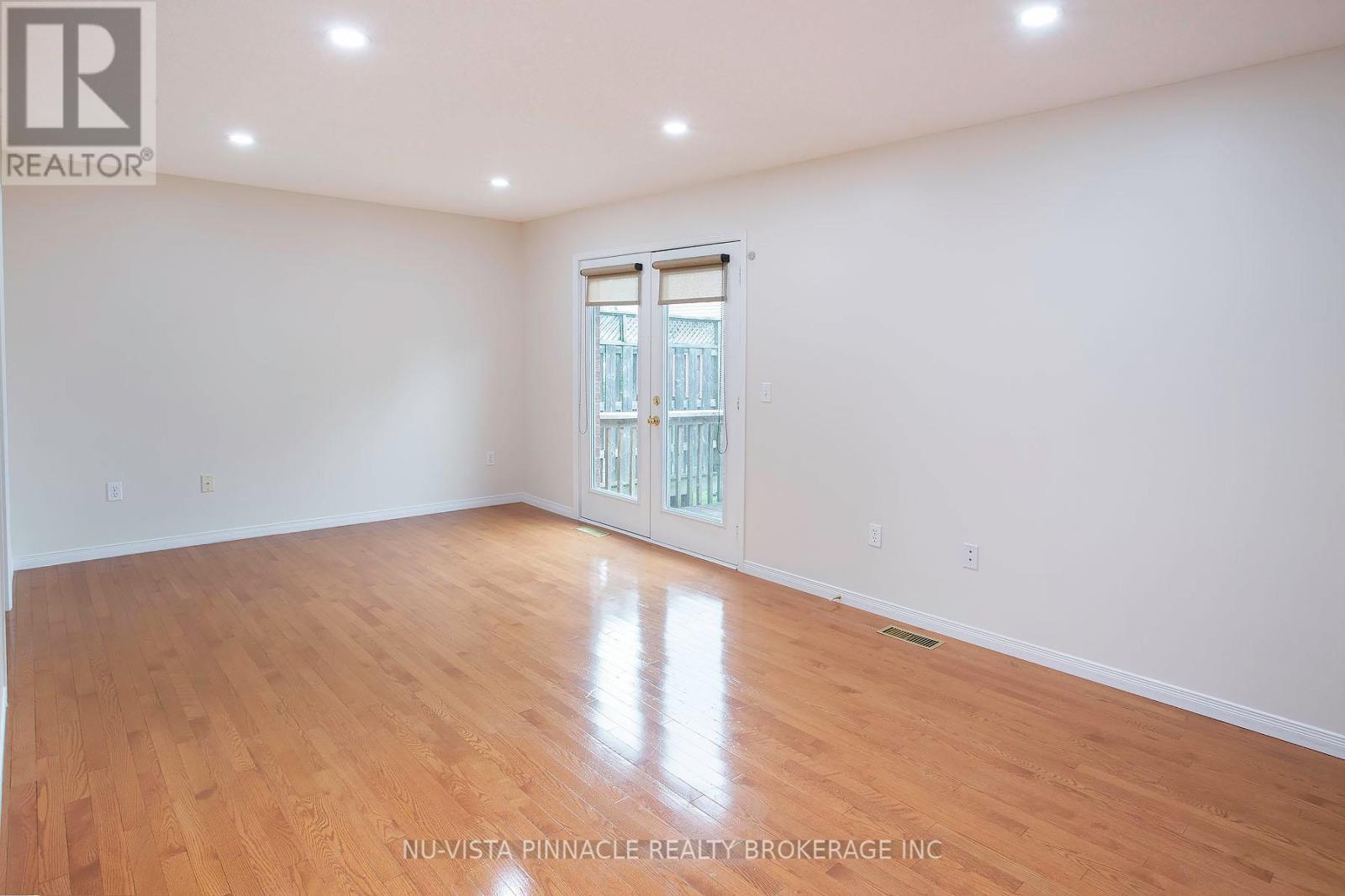 18 - 780 Fanshawe Park Road E Property Photo 16