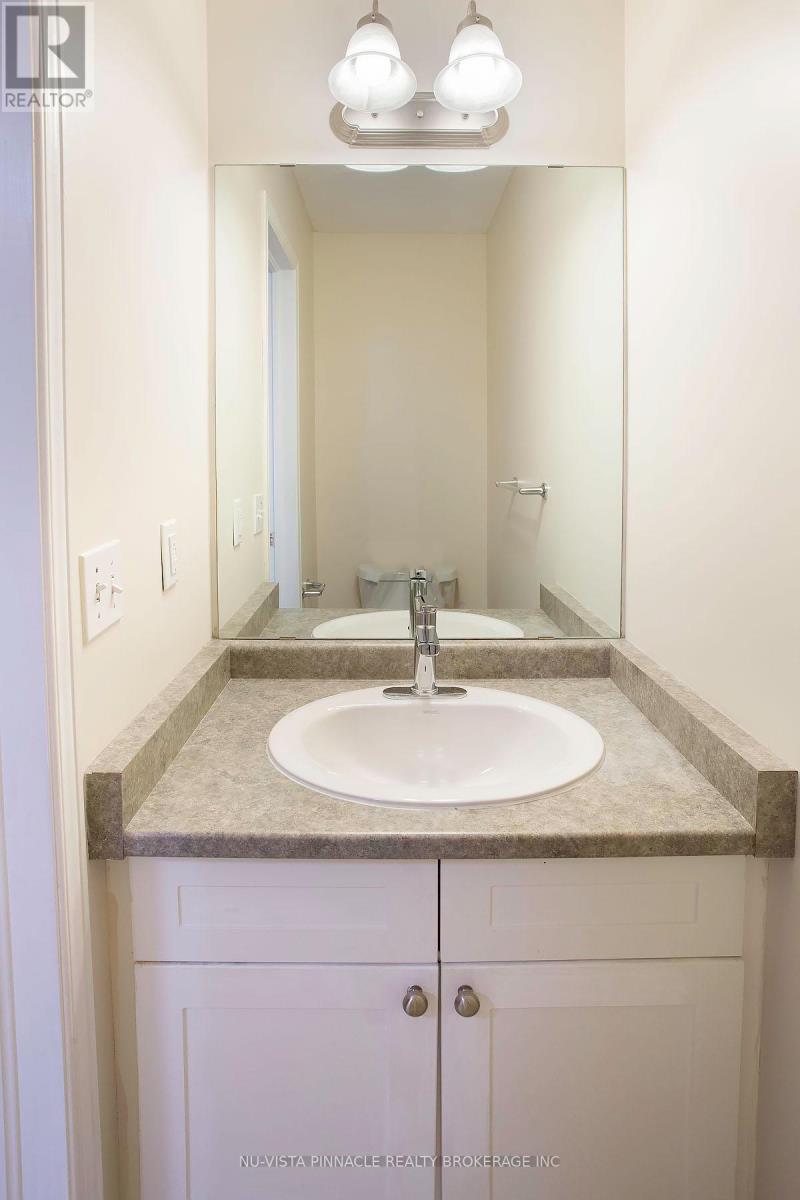 18 - 780 Fanshawe Park Road E Property Photo 17