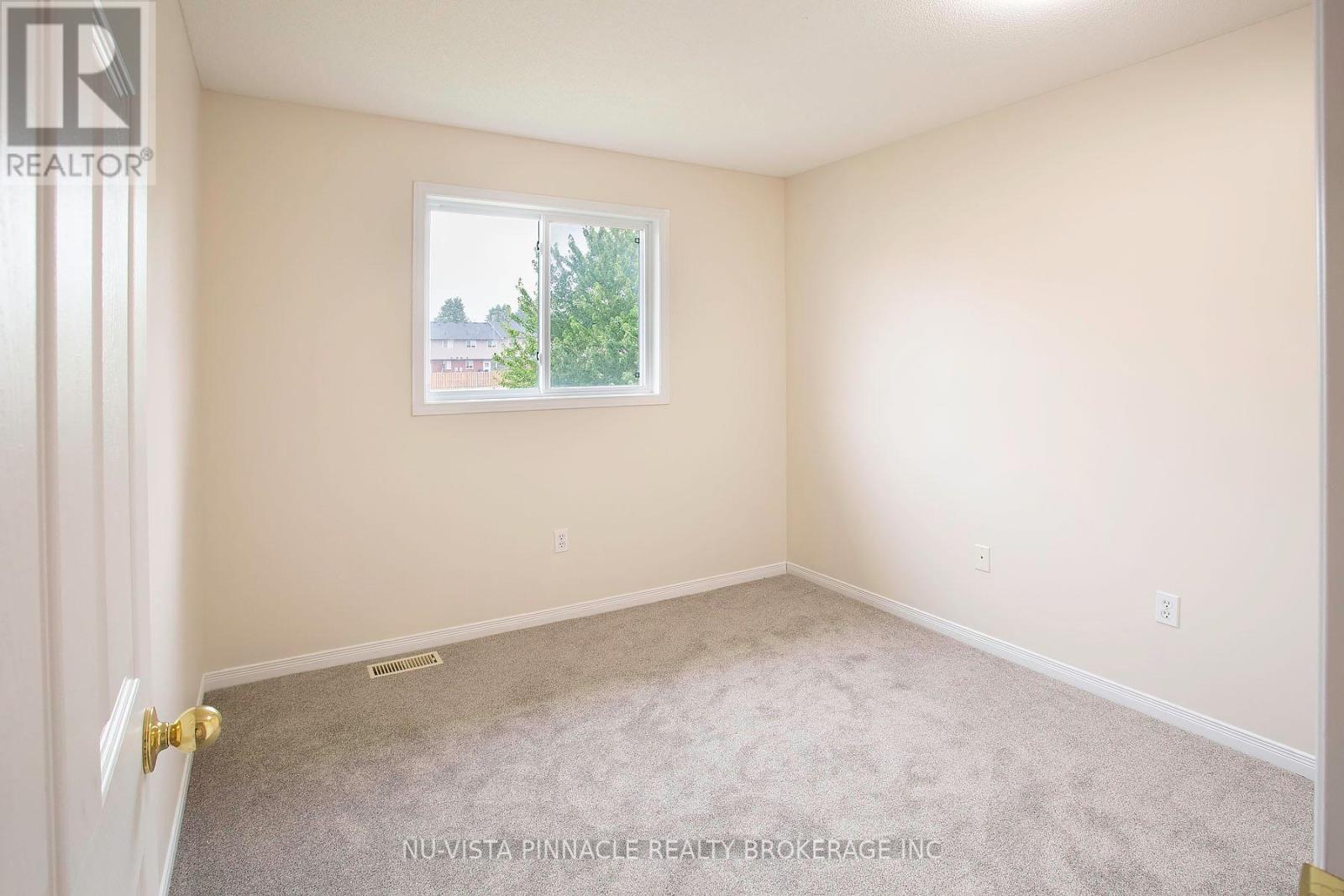 18 - 780 Fanshawe Park Road E Property Photo 26
