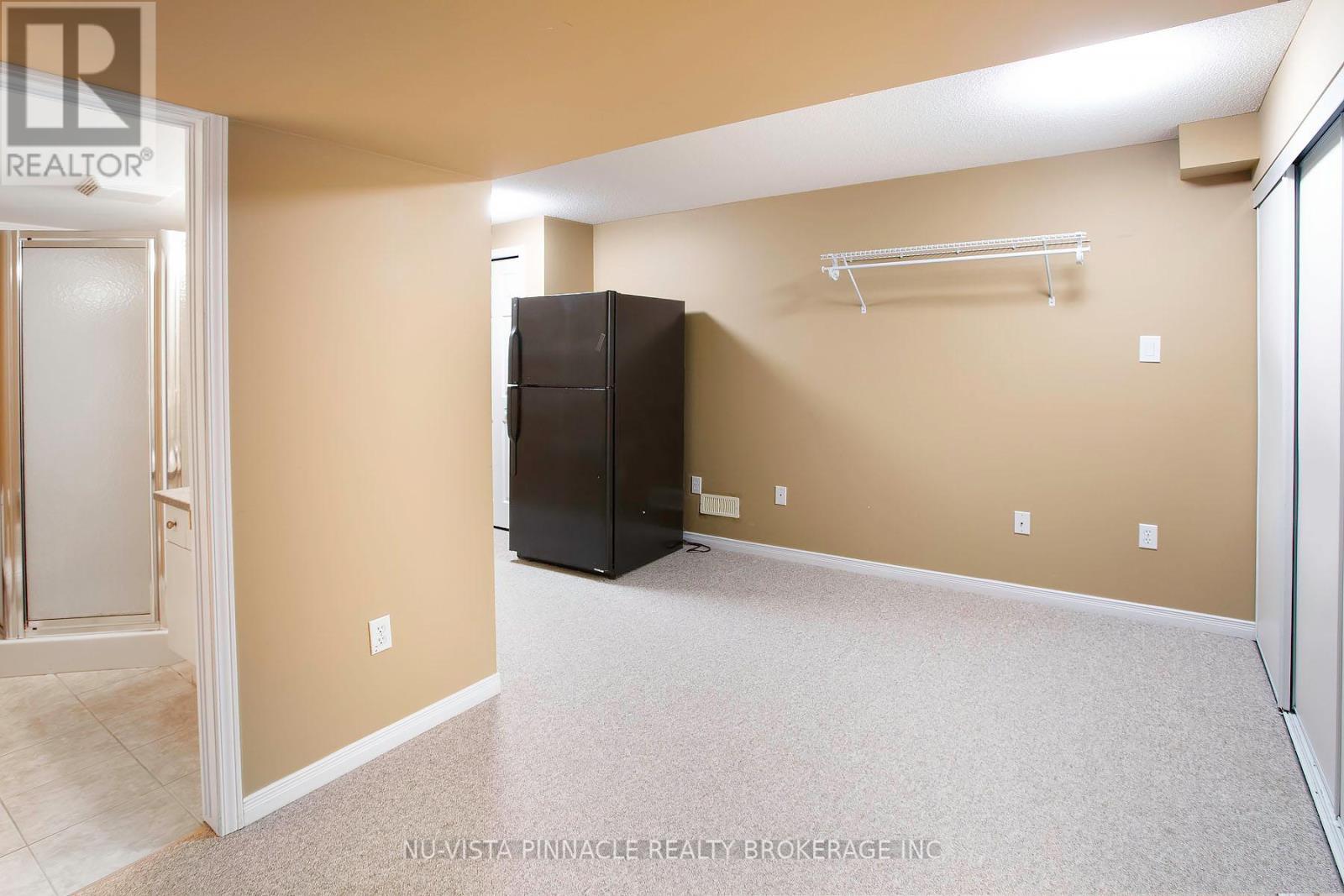 18 - 780 Fanshawe Park Road E Property Photo 34