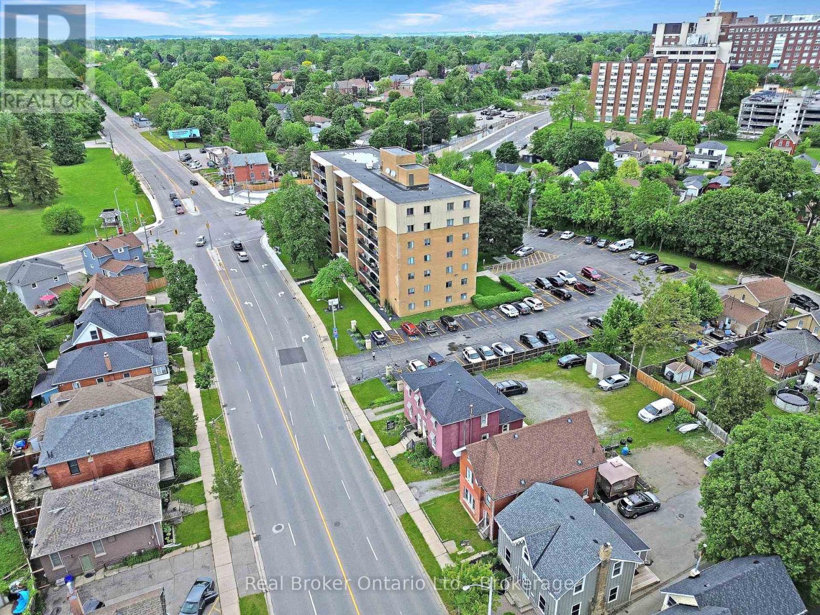 275 Brant Avenue Property Photo 13