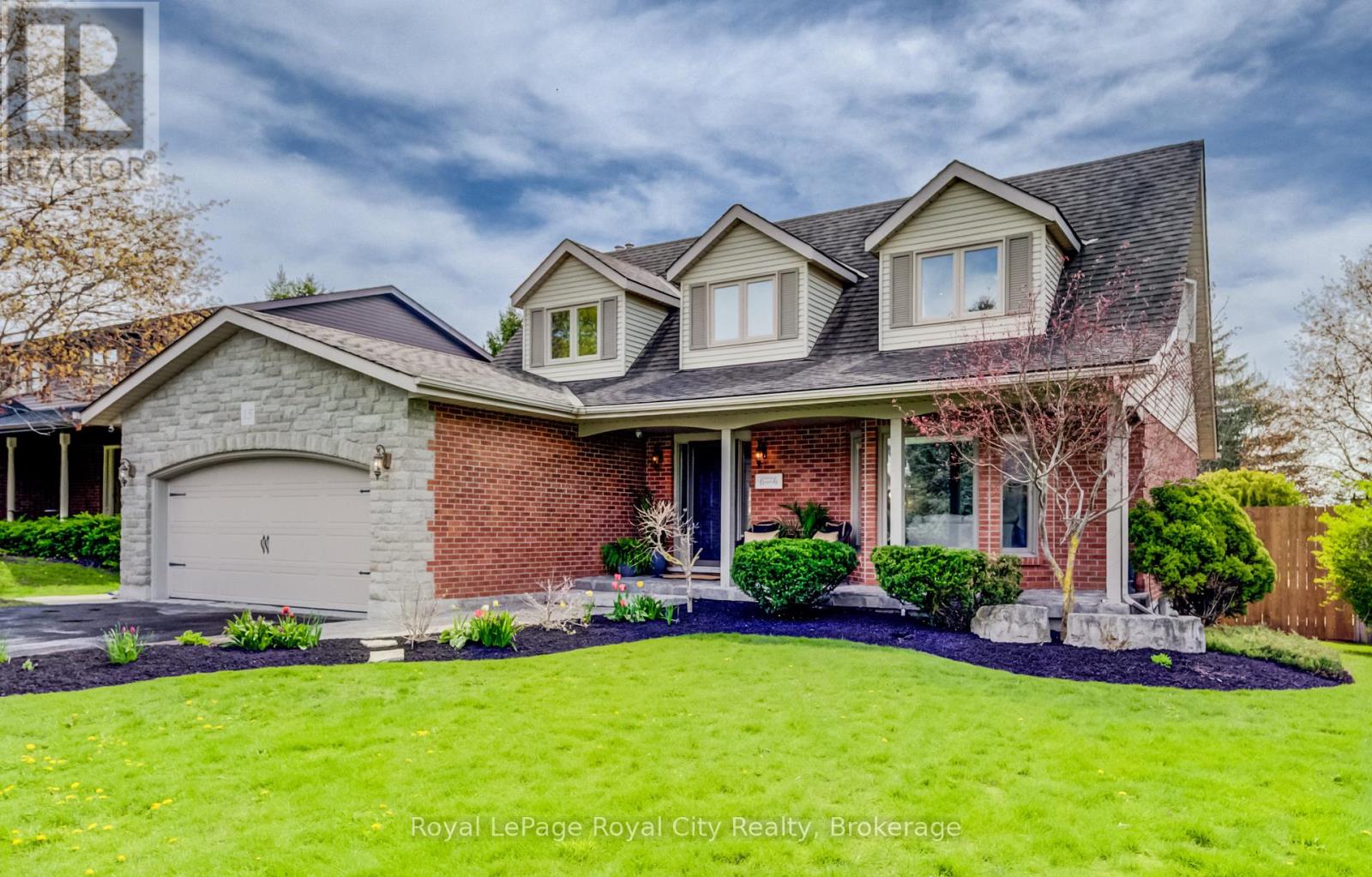 15 JOANN CRESCENT Property Photo 1