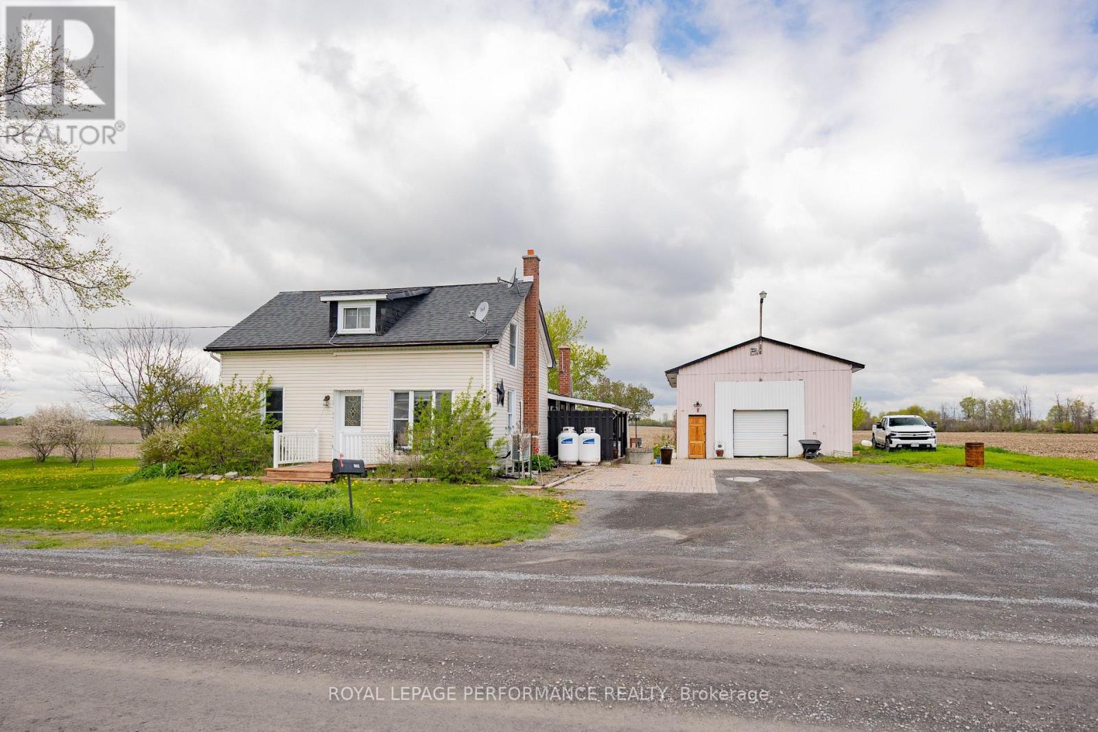 16615 Duff's Corners Road Property Photo 1