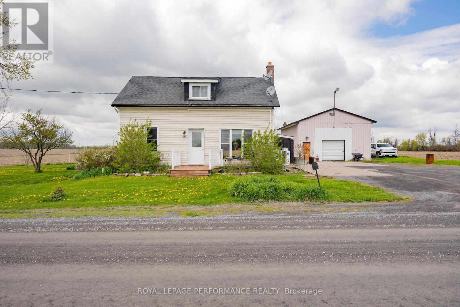 16615 Duff's Corners Road Property Photo 2