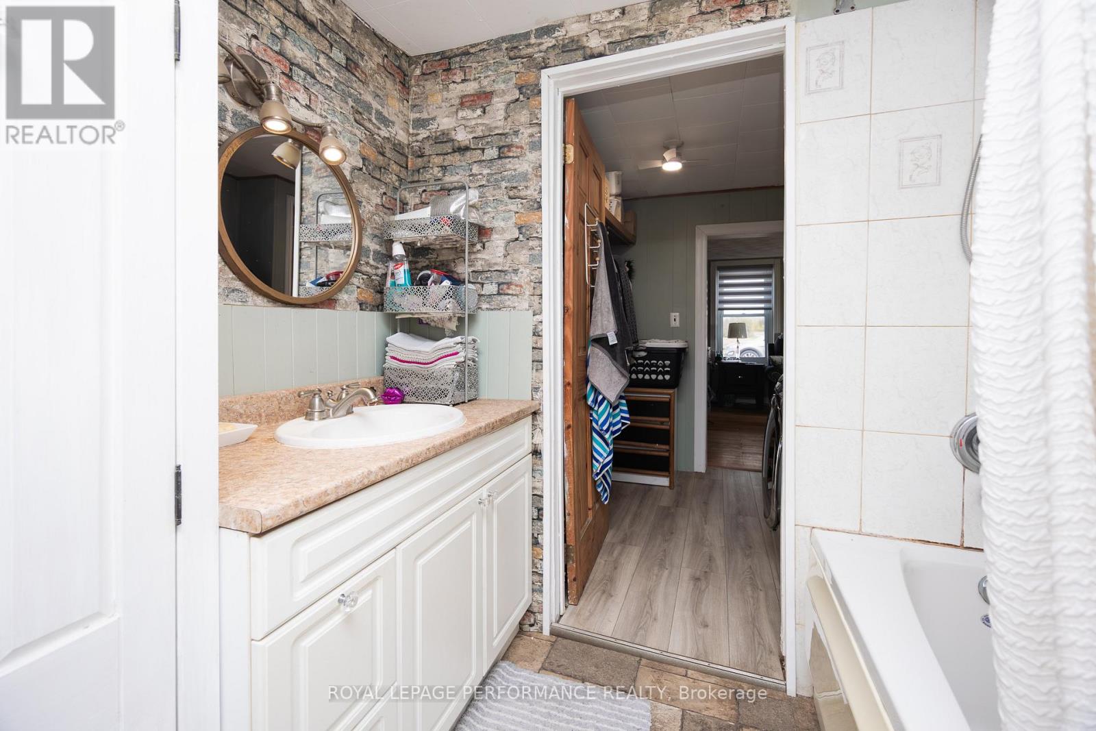 16615 Duff's Corners Road Property Photo 11