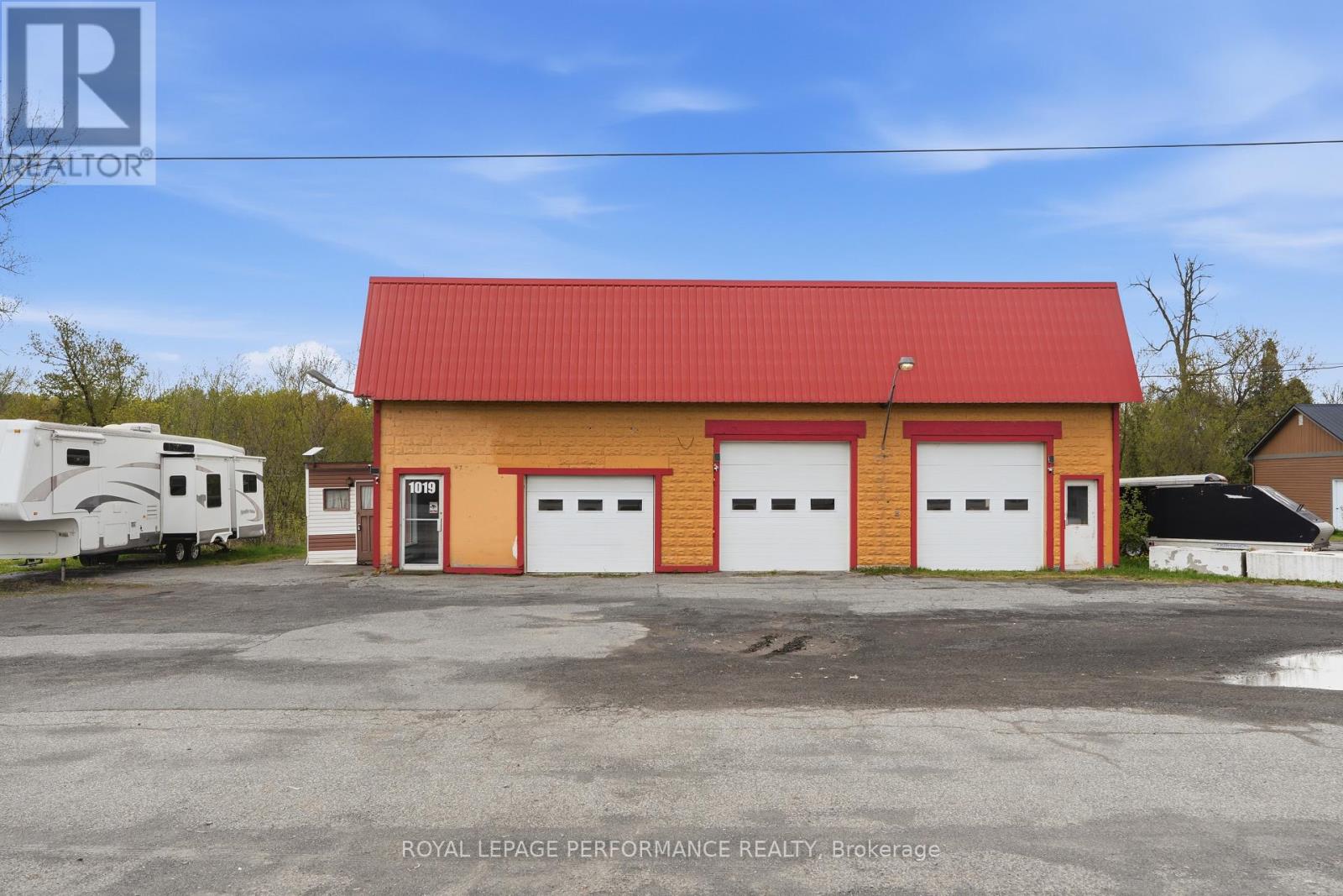 1019 County Rd 17 Road Property Photo 1