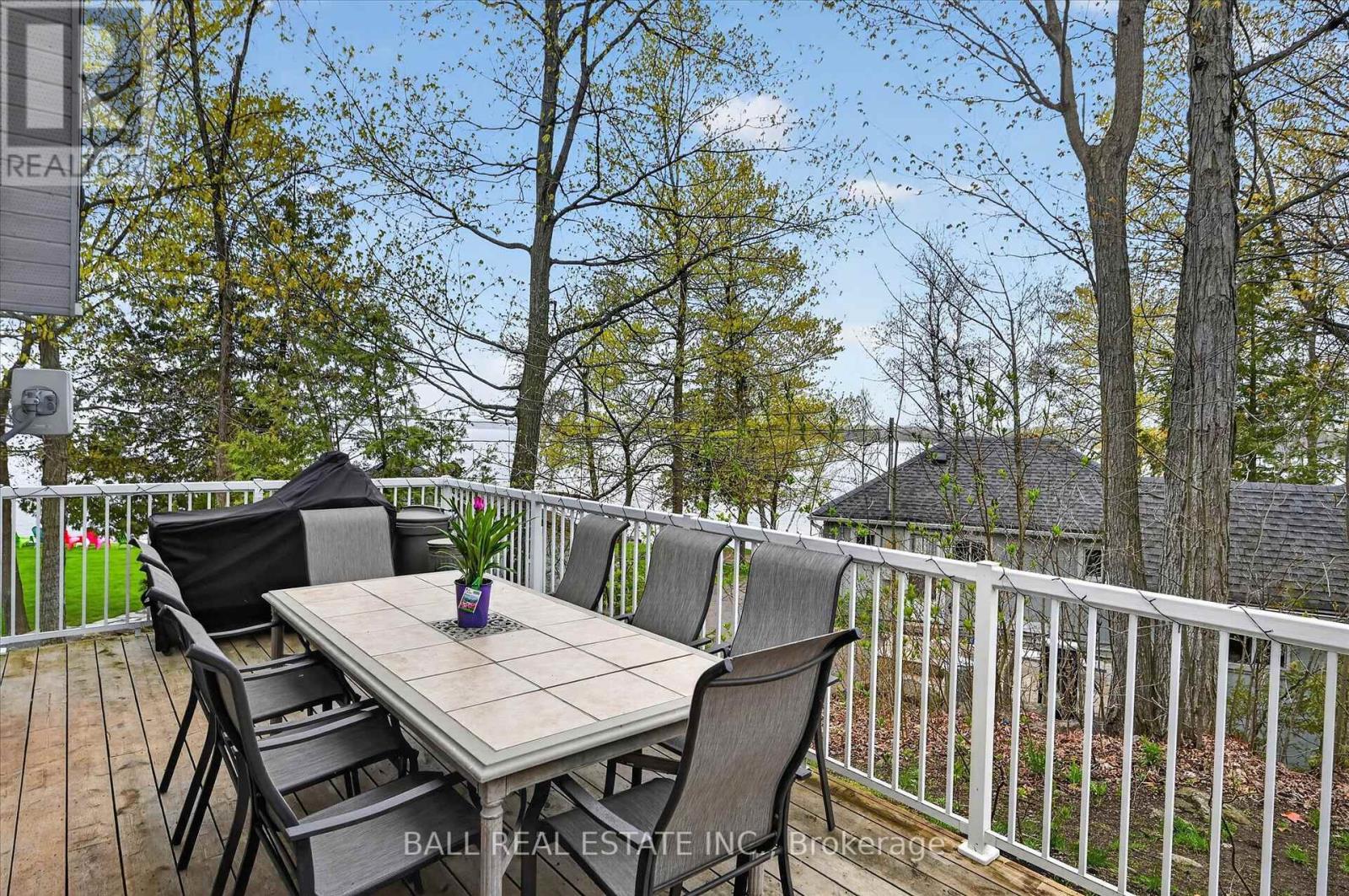 2554 Buckhorn Road N Property Photo 24