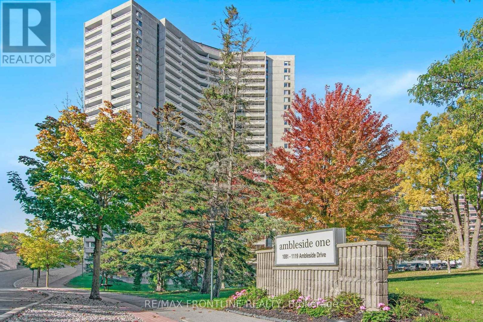 1009 - 1081 AMBLESIDE DRIVE