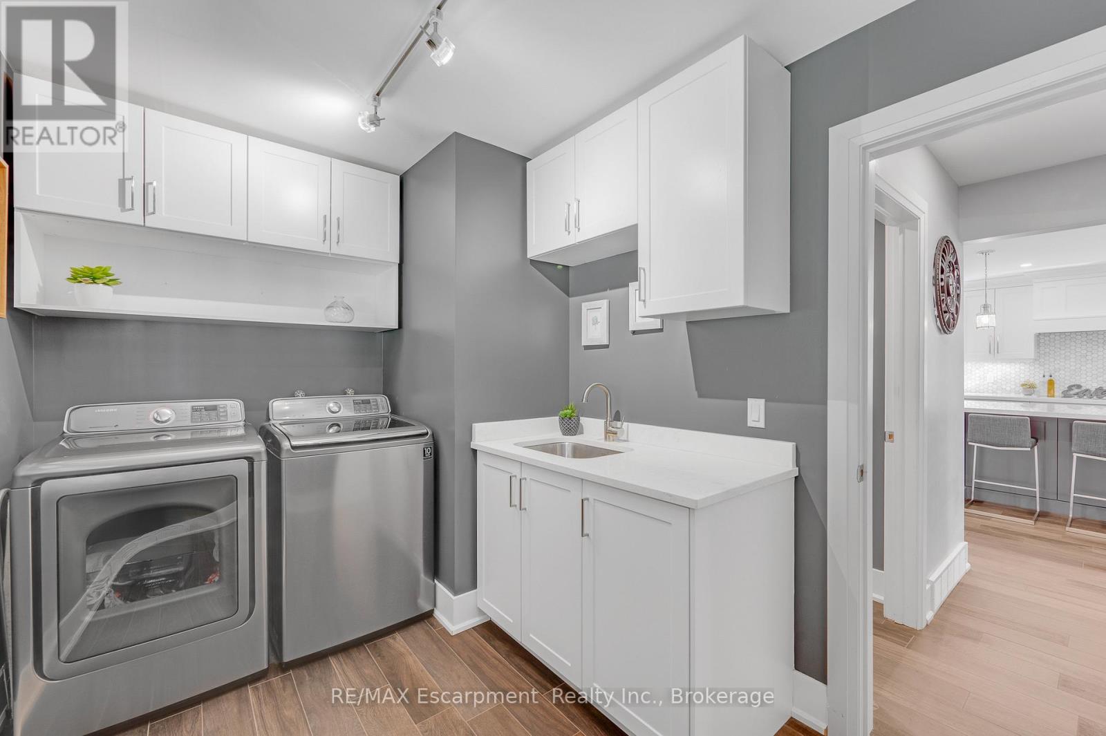 2092 Highway 6 Property Photo 15