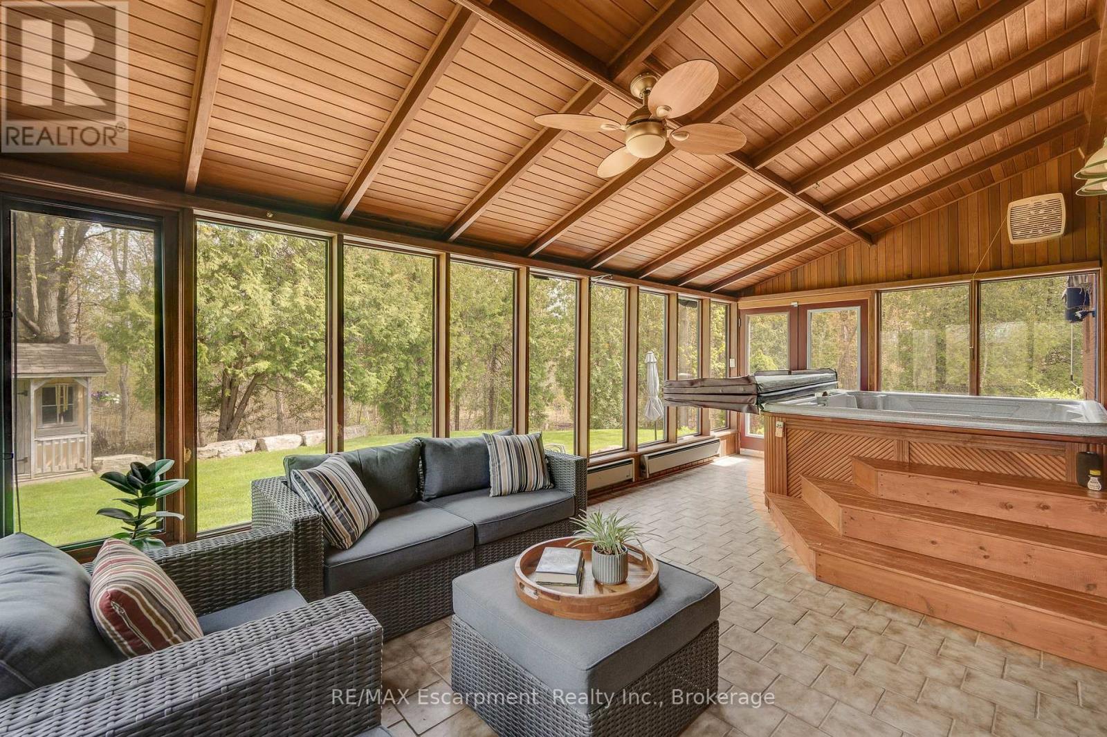 2092 Highway 6 Property Photo 16
