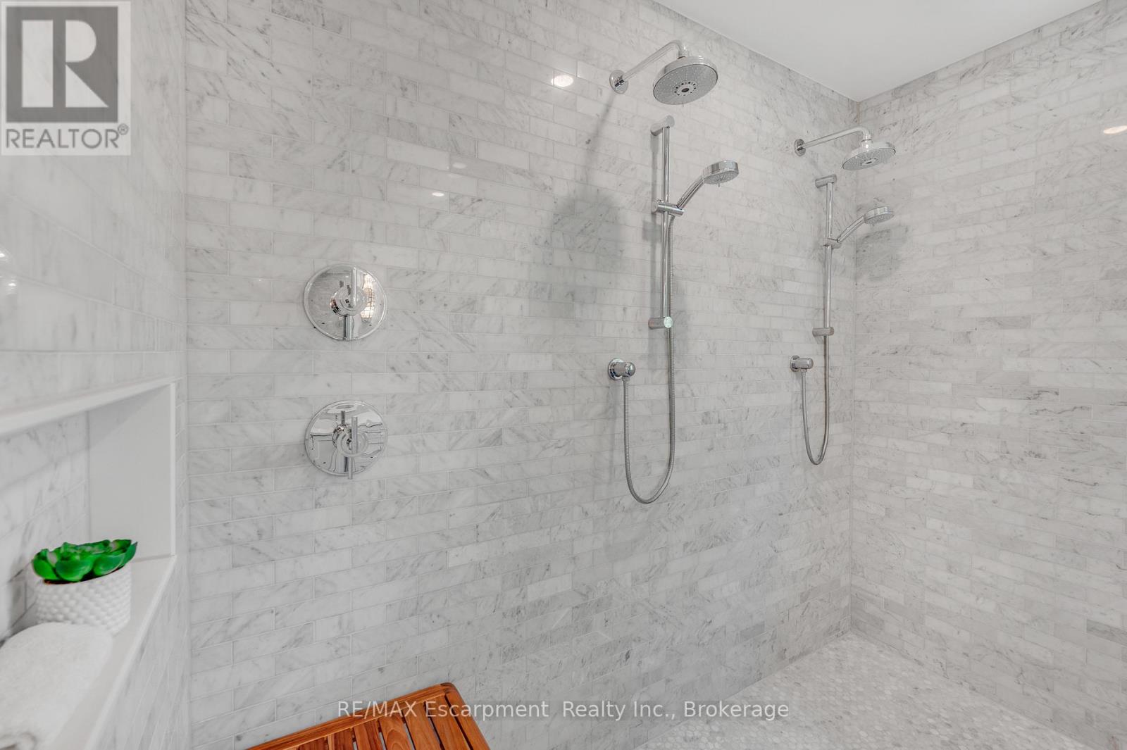2092 Highway 6 Property Photo 25