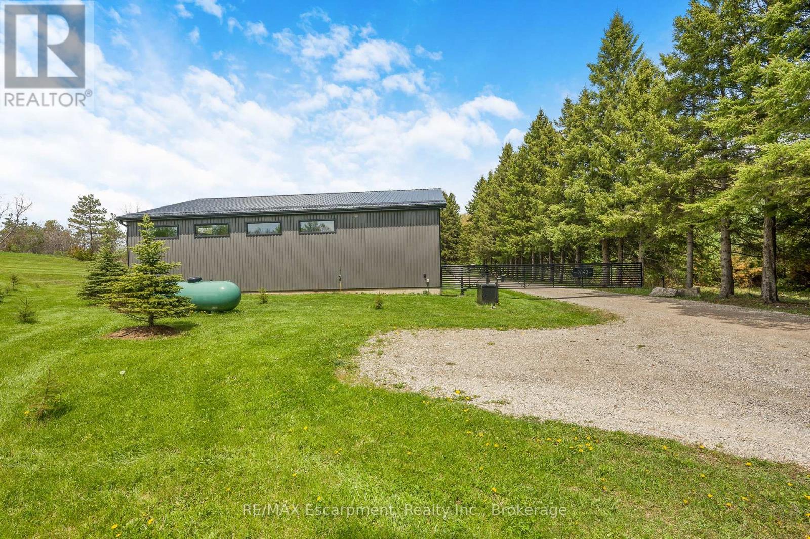 2092 Highway 6 Property Photo 49