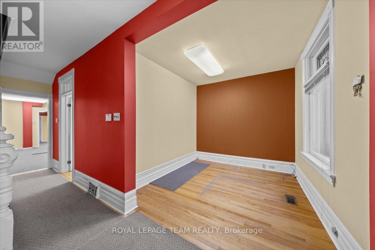 17 Arlington Avenue Property Photo 3