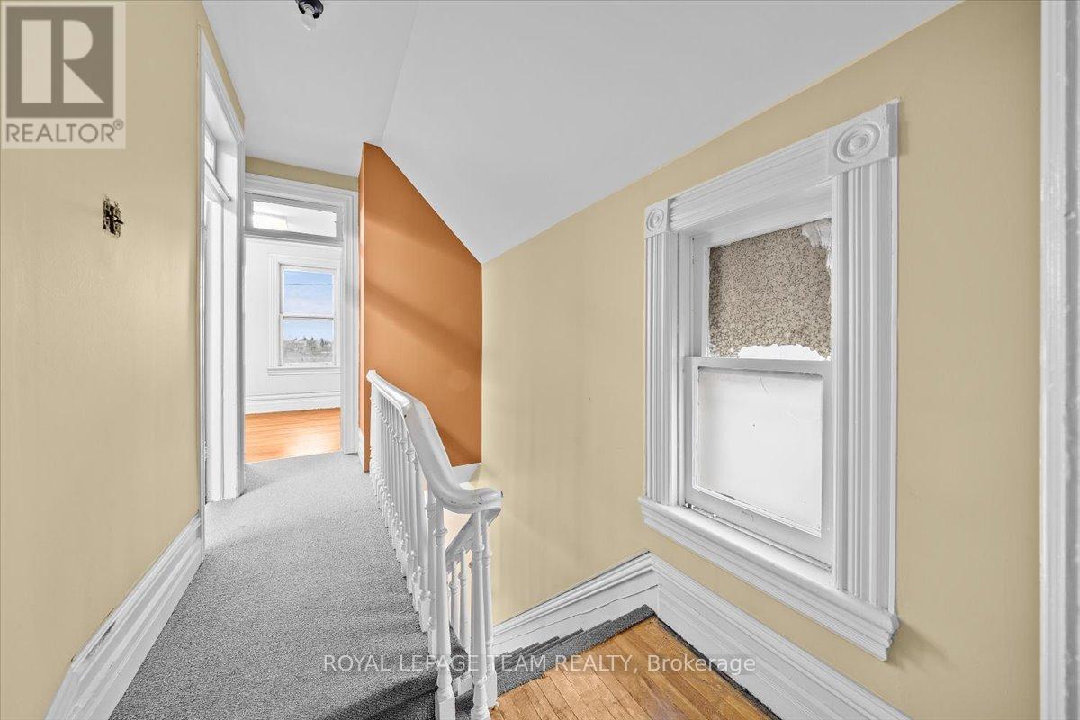 17 Arlington Avenue Property Photo 4