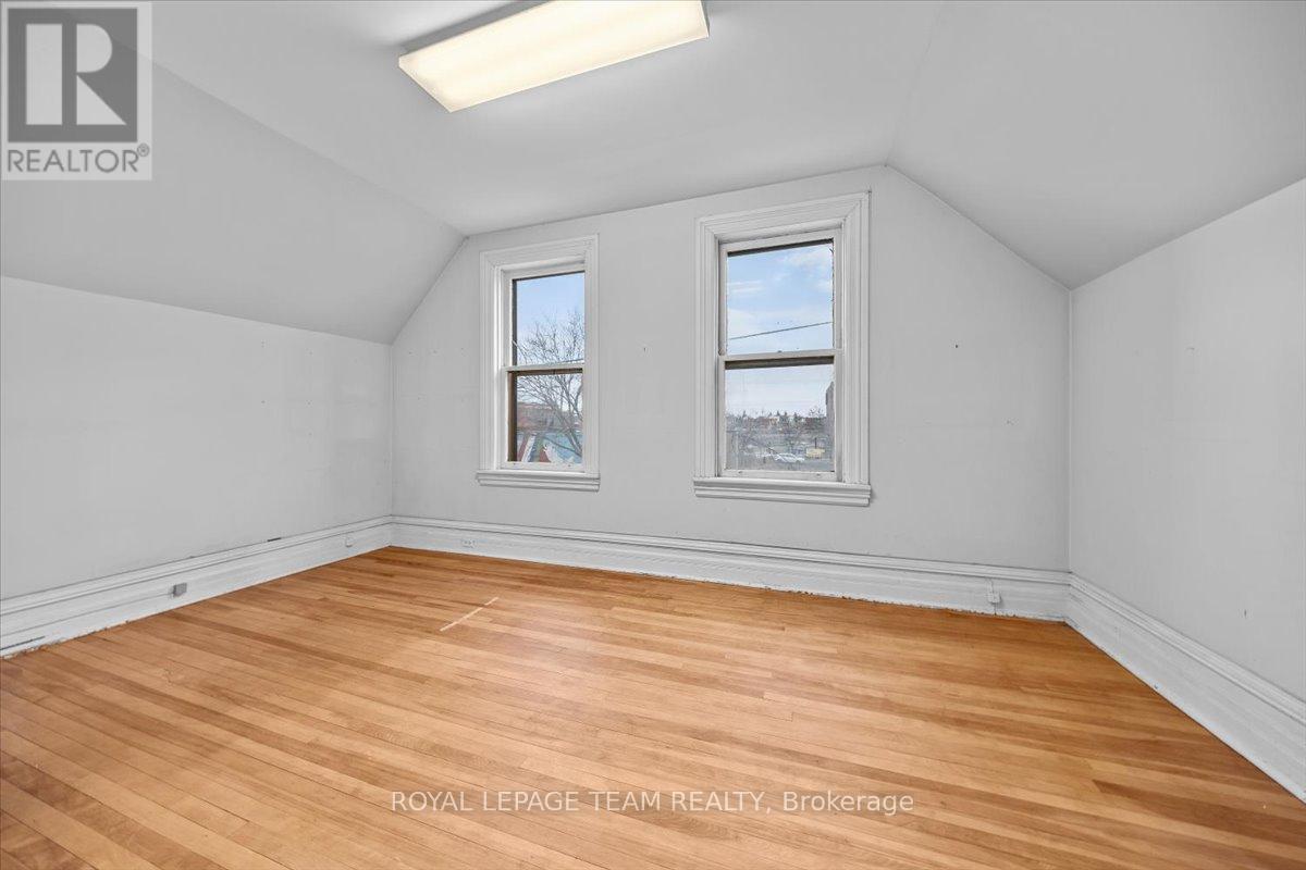 17 Arlington Avenue Property Photo 8