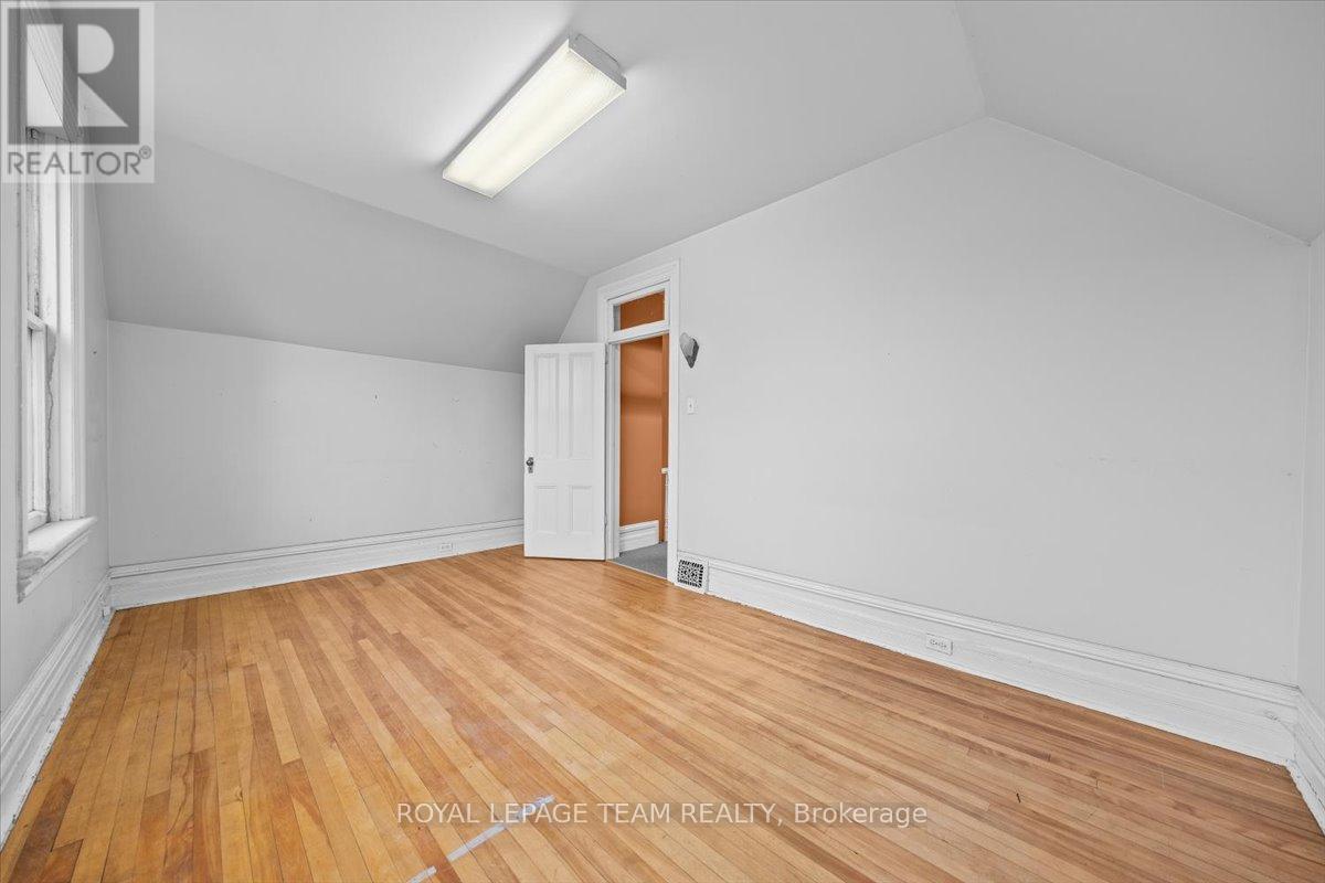 17 Arlington Avenue Property Photo 9