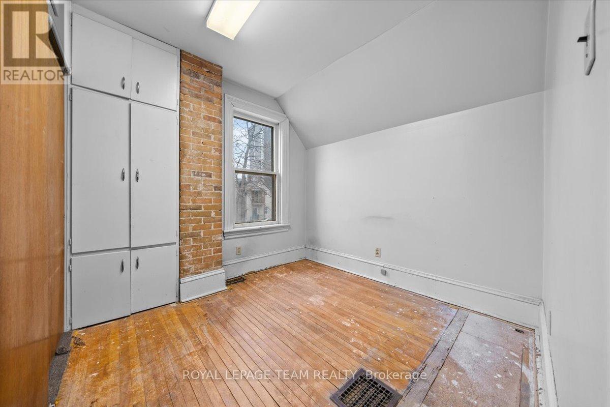 17 Arlington Avenue Property Photo 10