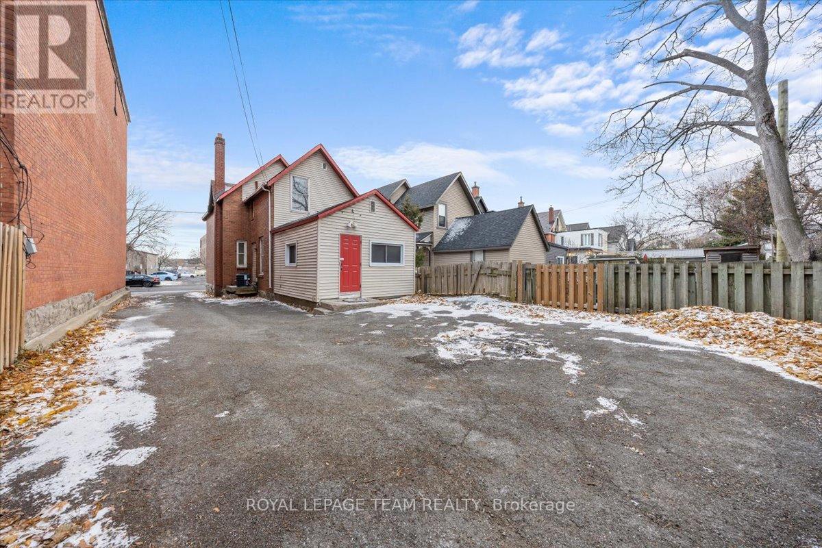 17 Arlington Avenue Property Photo 15