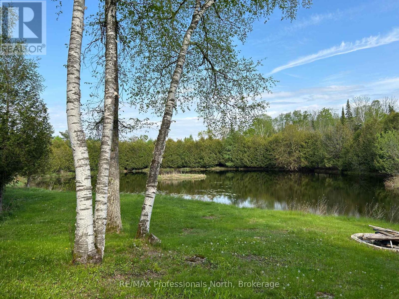810 4th Line Property Photo 5