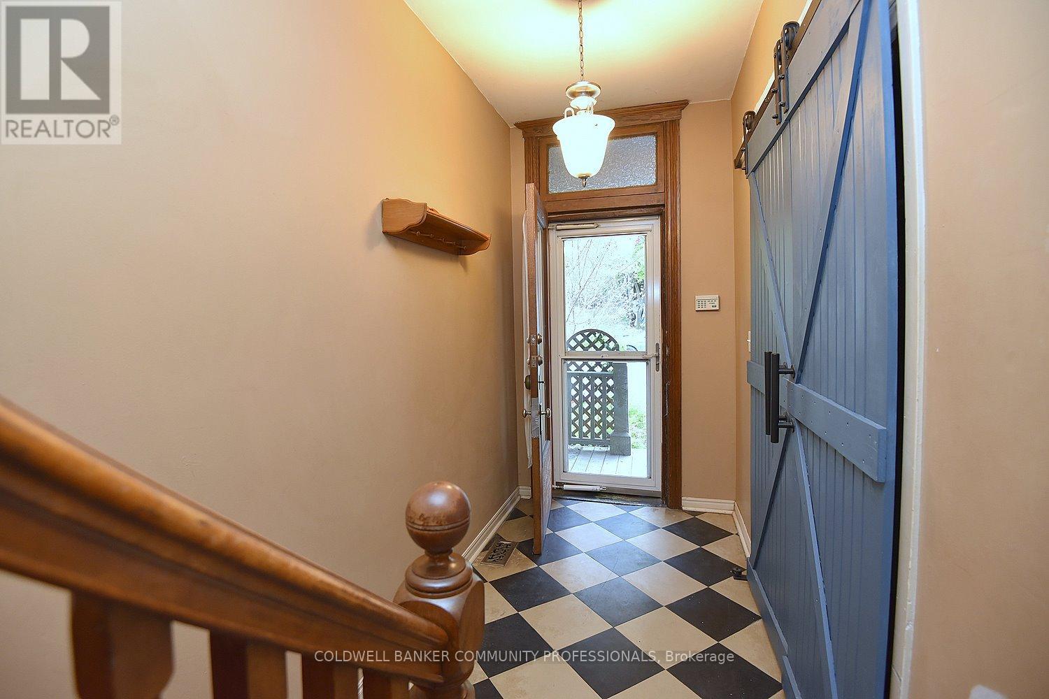 128 Hess Street S Property Photo 8