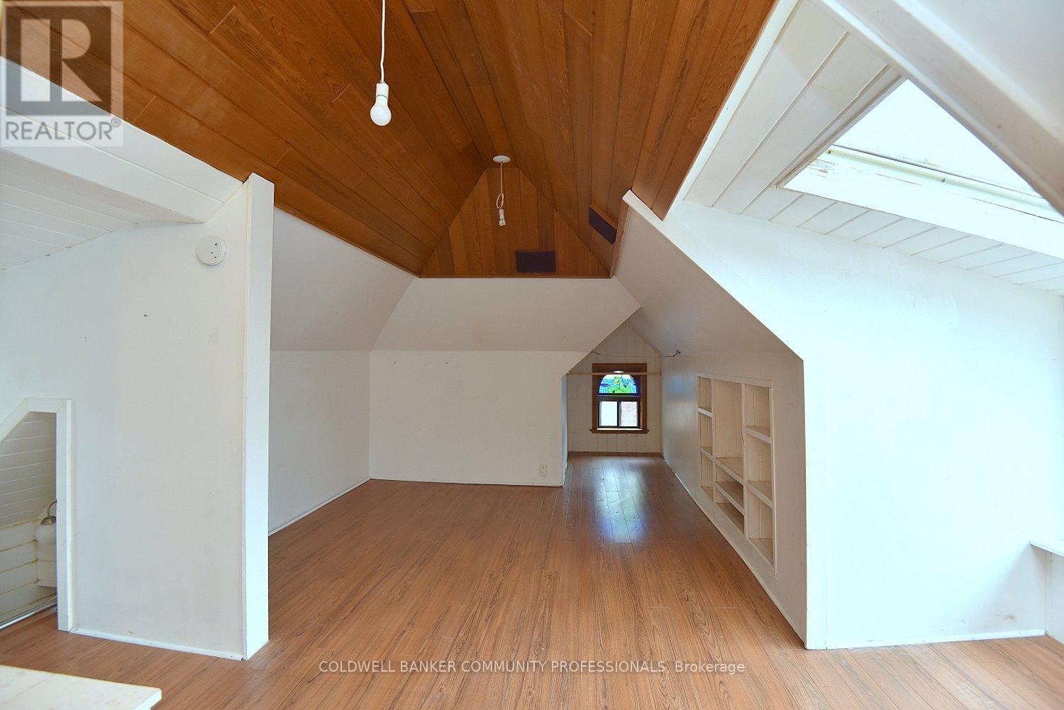 128 Hess Street S Property Photo 35