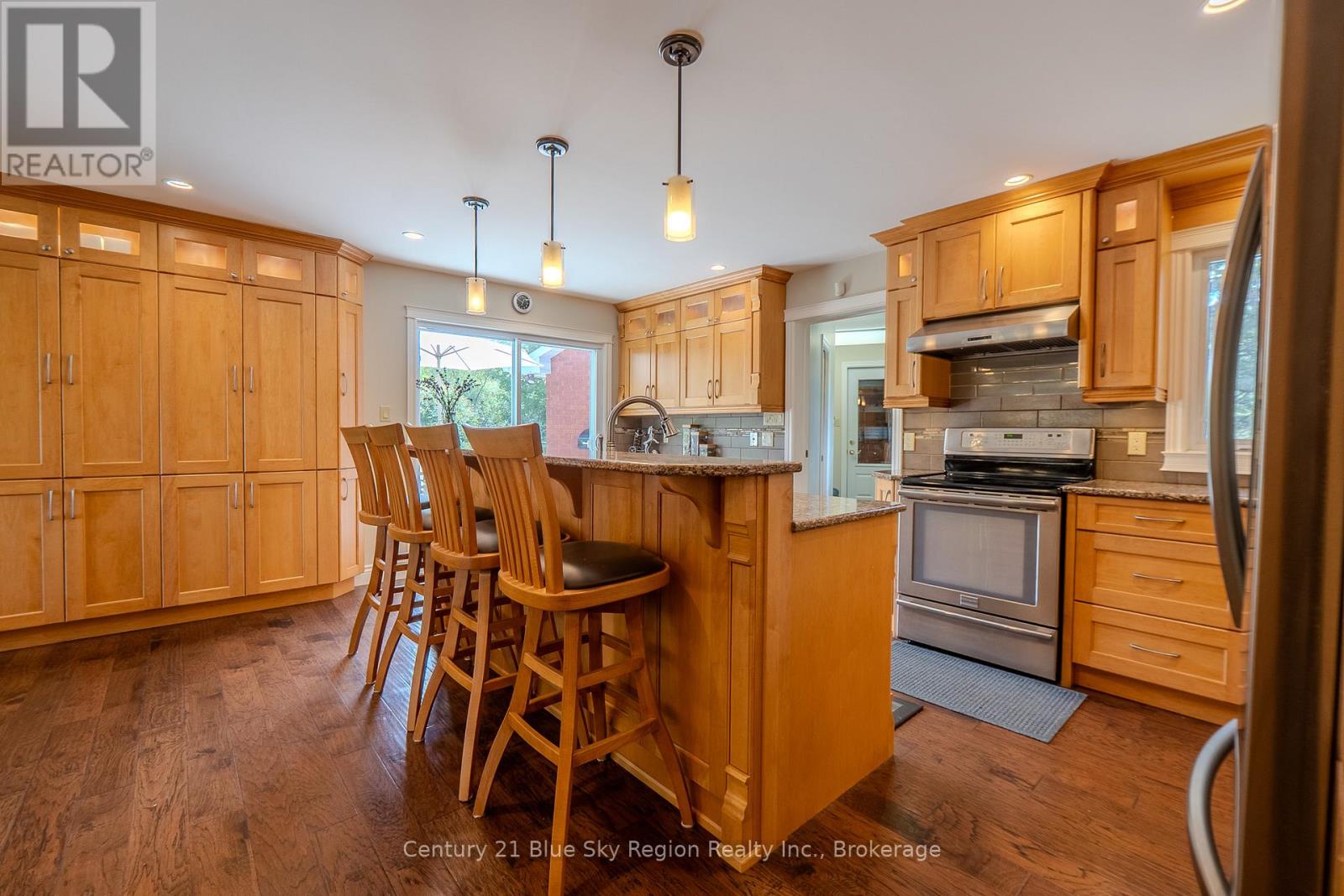 353 Macpherson Drive Property Photo 18