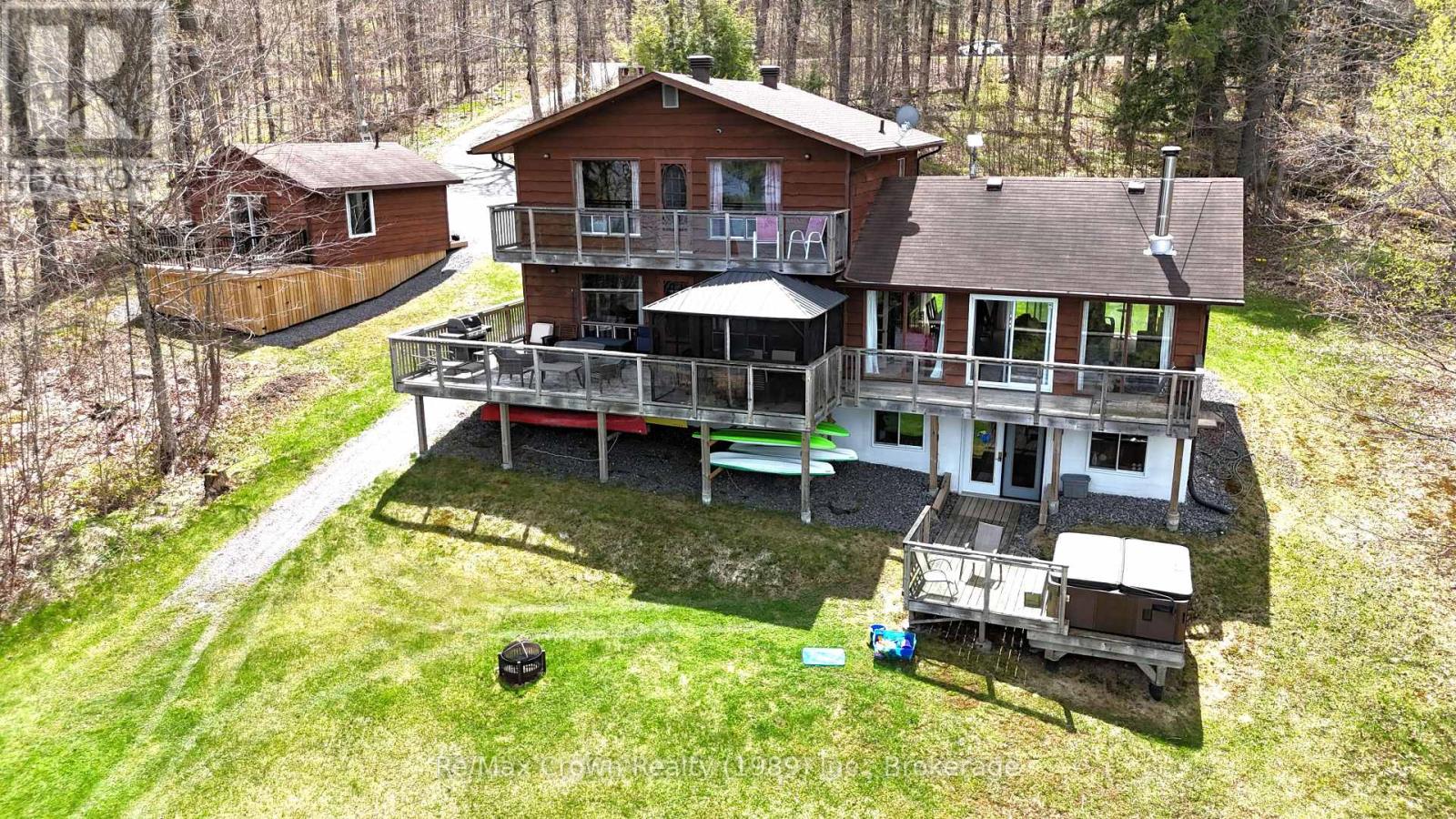 294 Everett Drive Property Photo 3