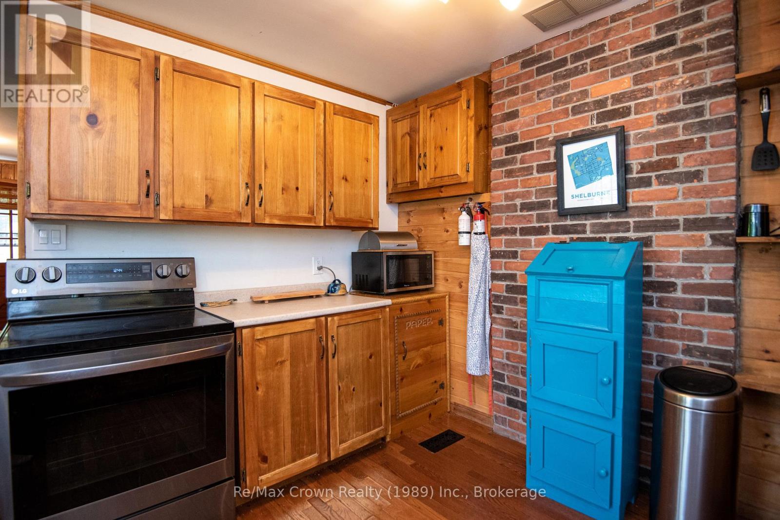 294 Everett Drive Property Photo 13