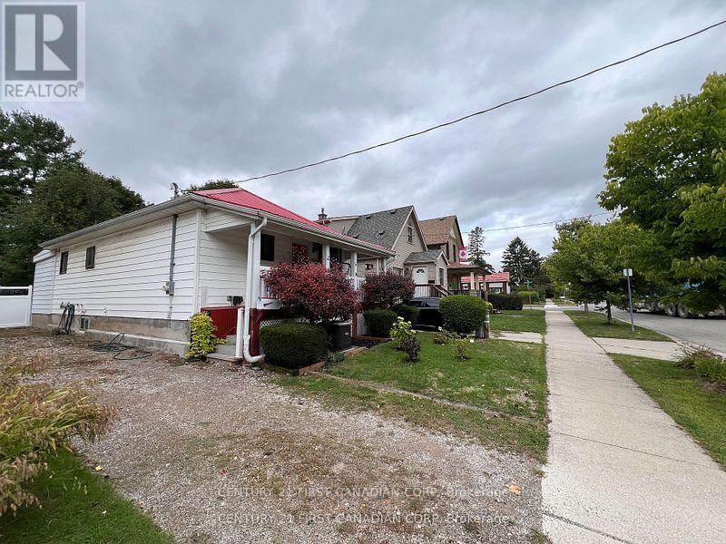 55 Linwood Street Property Photo 3