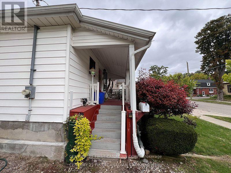 55 Linwood Street Property Photo 7