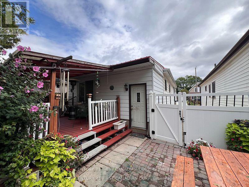 55 Linwood Street Property Photo 23