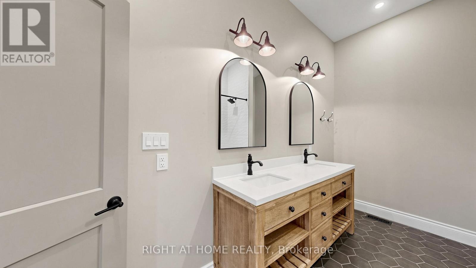 41 Talbot Road Property Photo 26