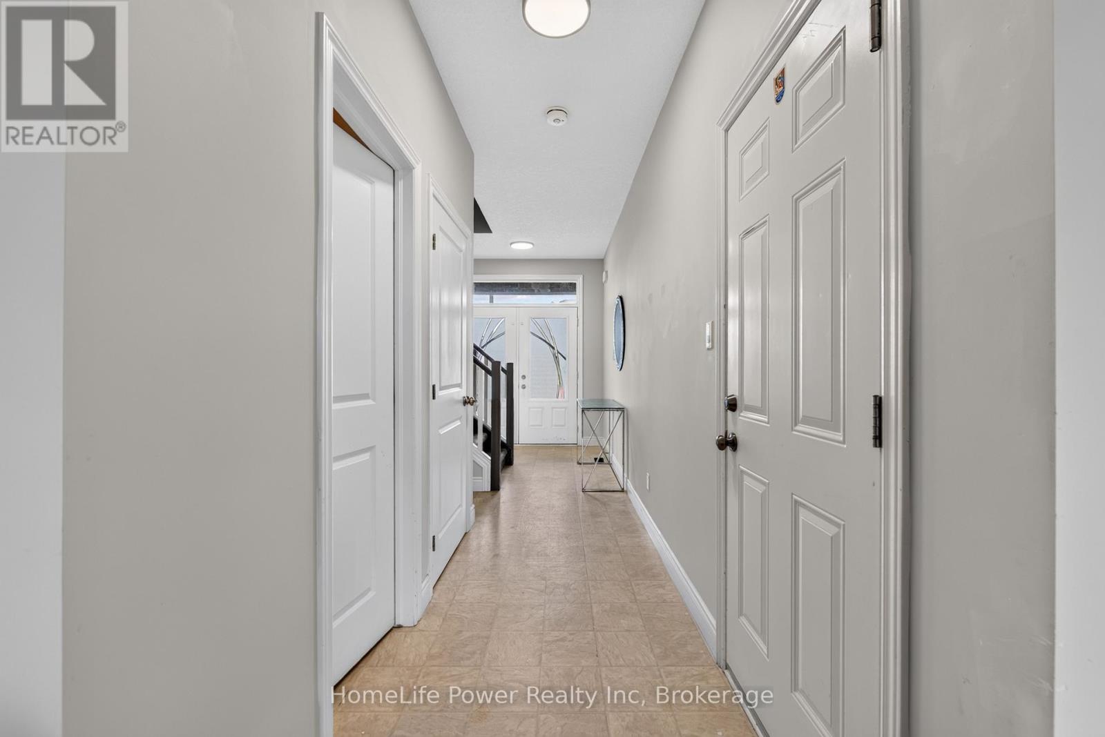 32 Ashberry Place Property Photo 8