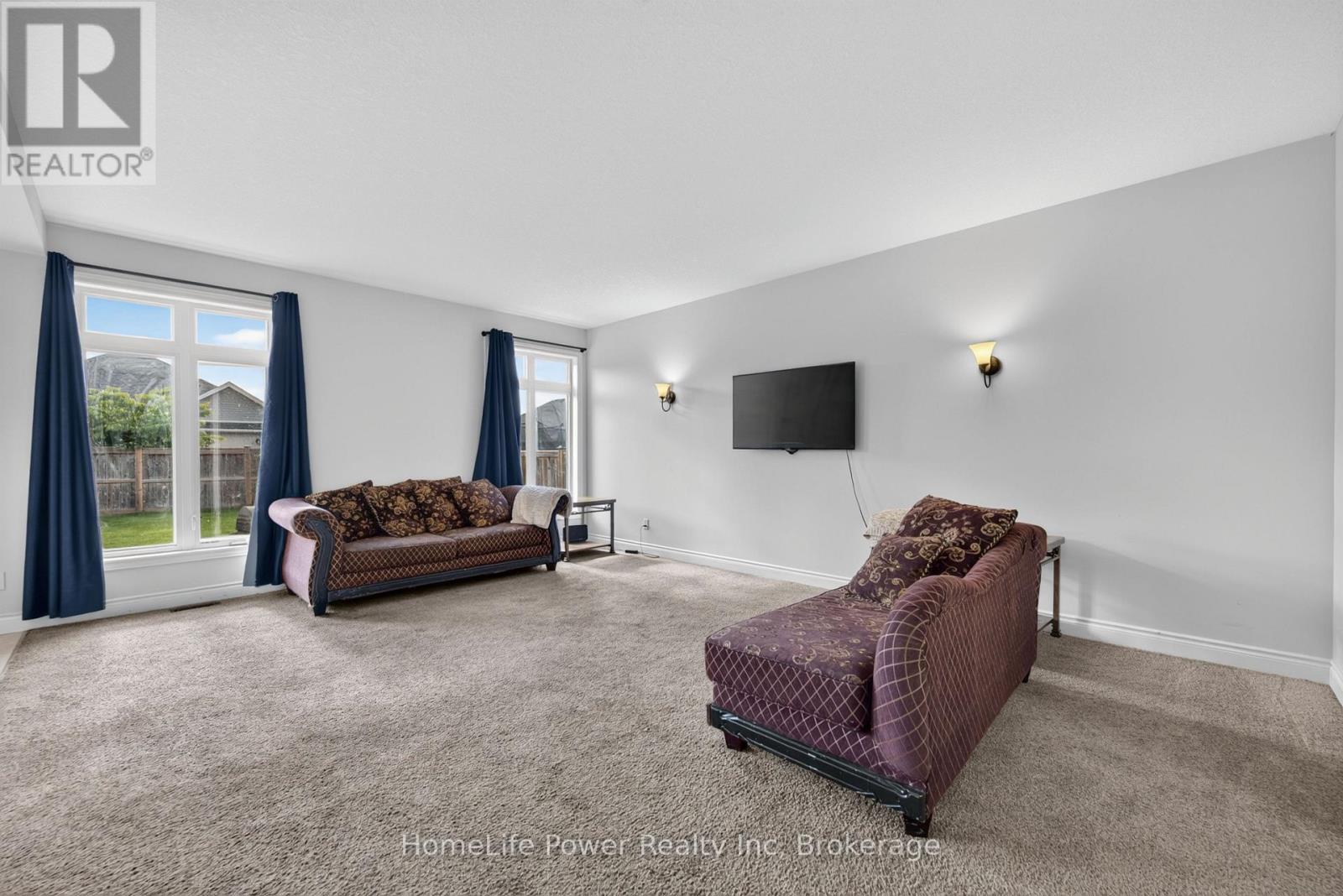 32 Ashberry Place Property Photo 9