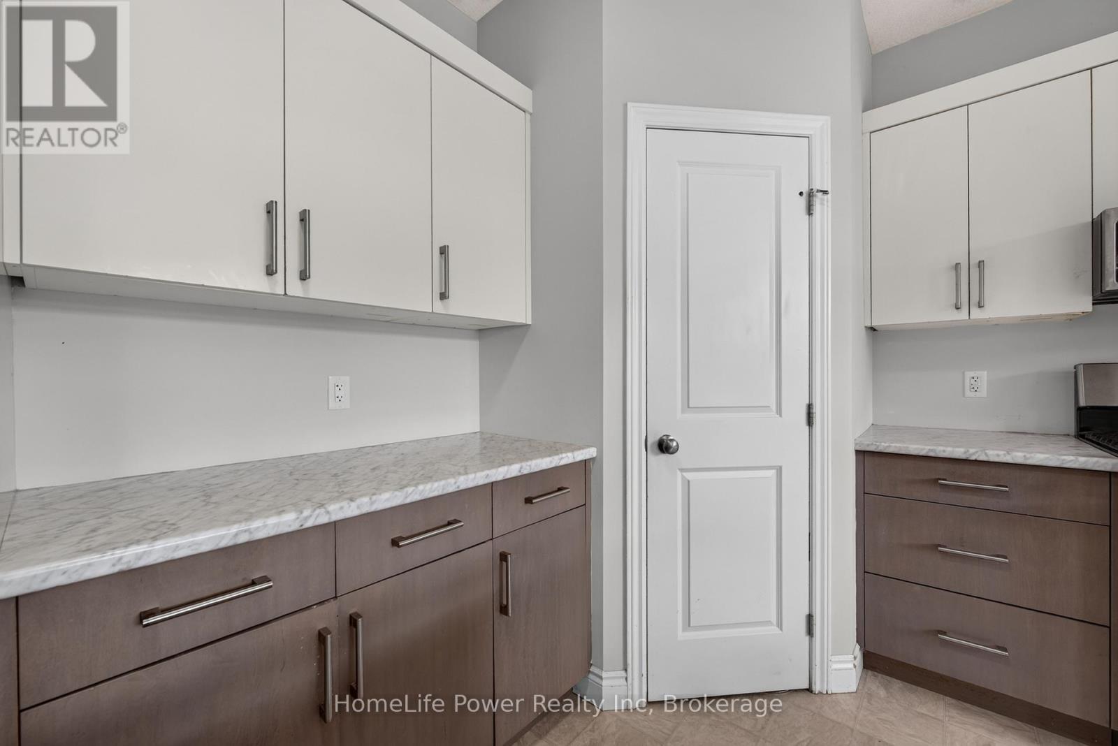 32 Ashberry Place Property Photo 16