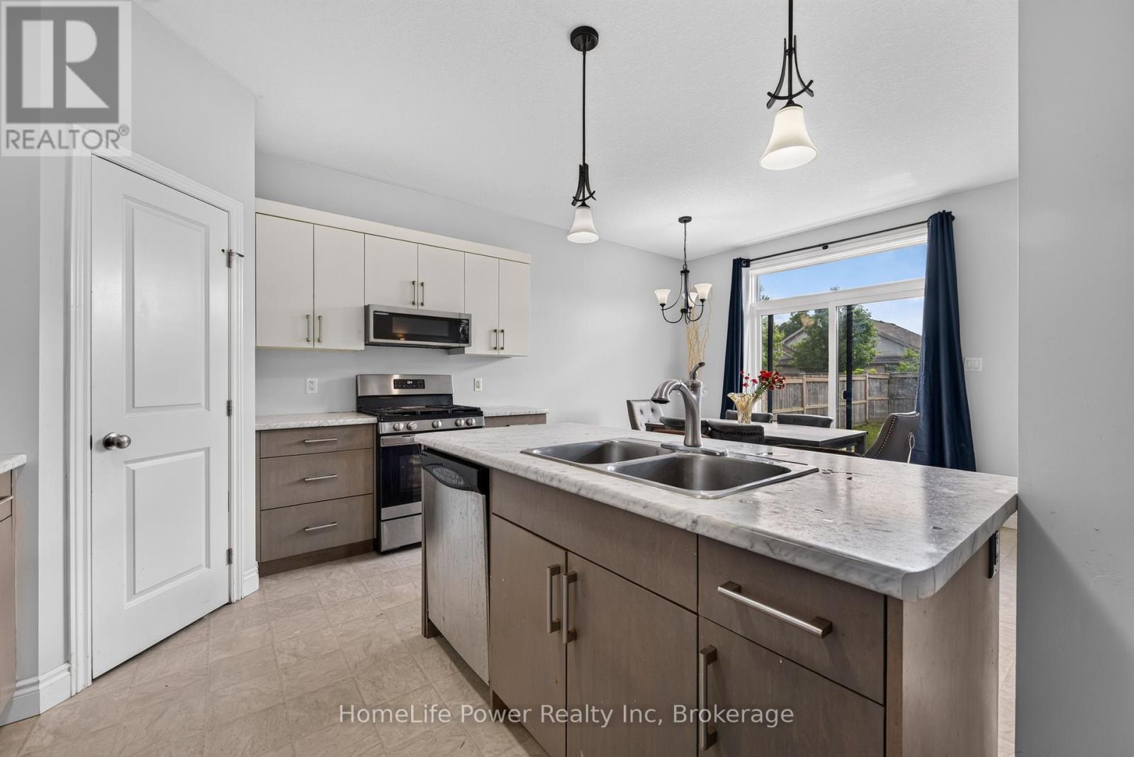 32 Ashberry Place Property Photo 17