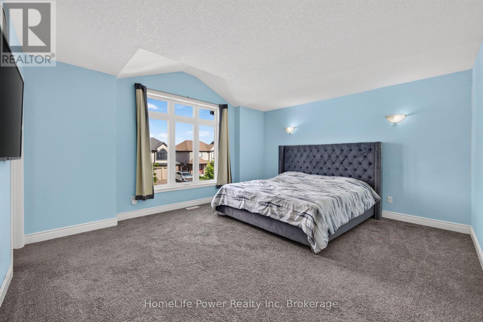 32 Ashberry Place Property Photo 23