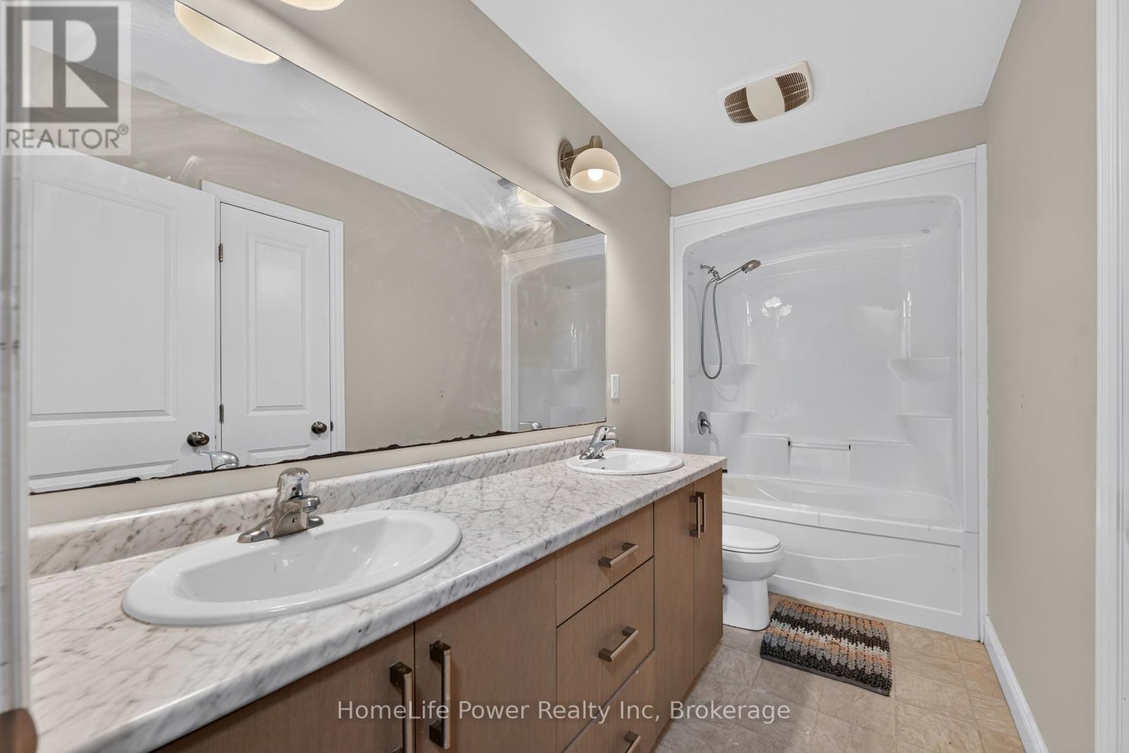 32 Ashberry Place Property Photo 29