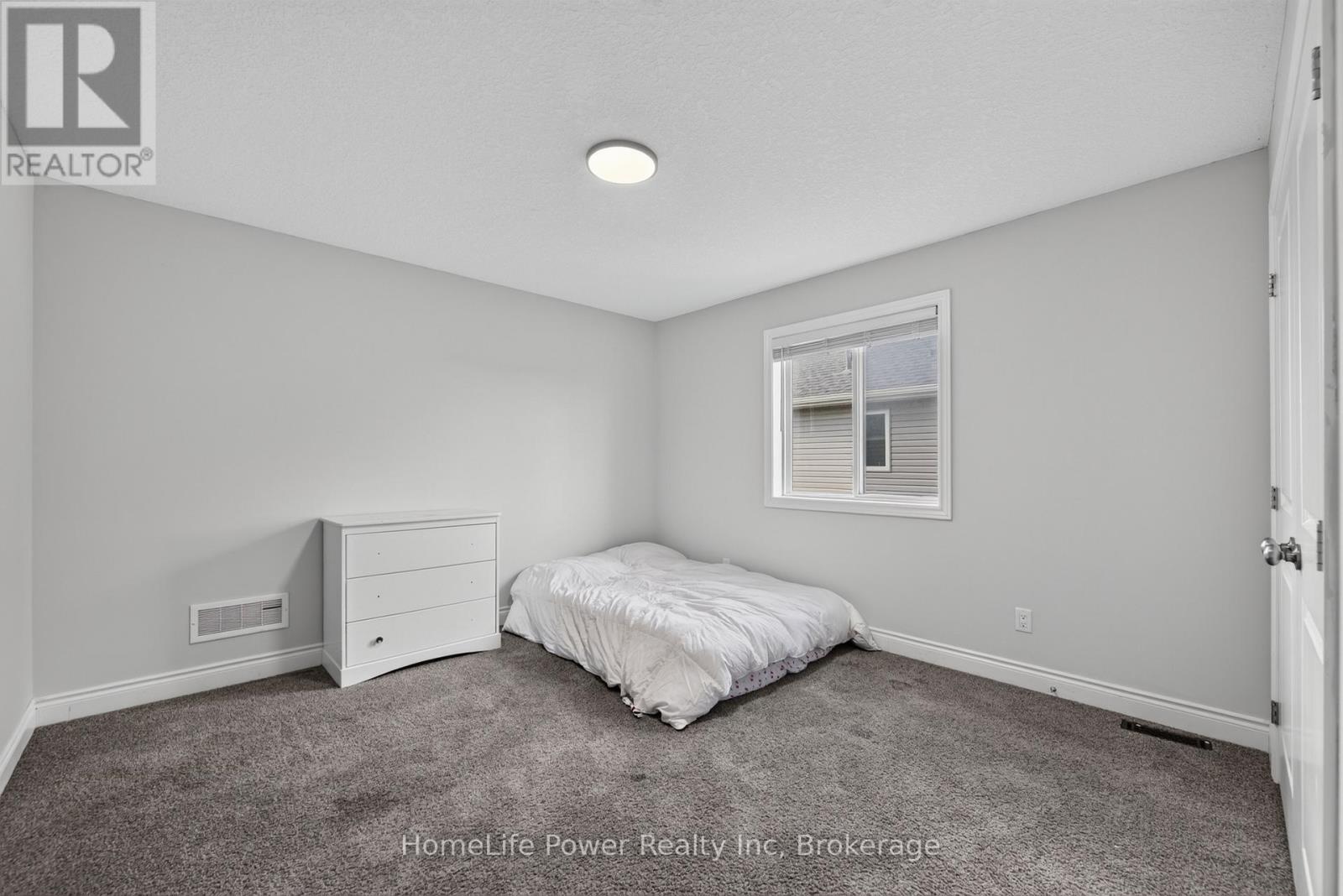 32 Ashberry Place Property Photo 30