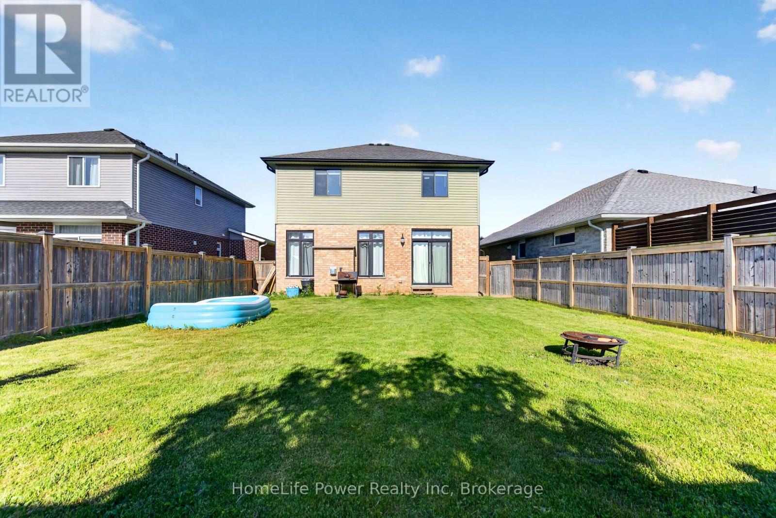 32 Ashberry Place Property Photo 37