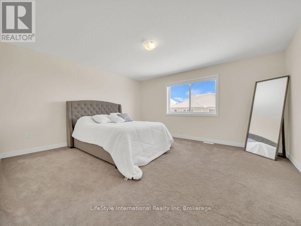 24 Hutchison Road Property Photo 18